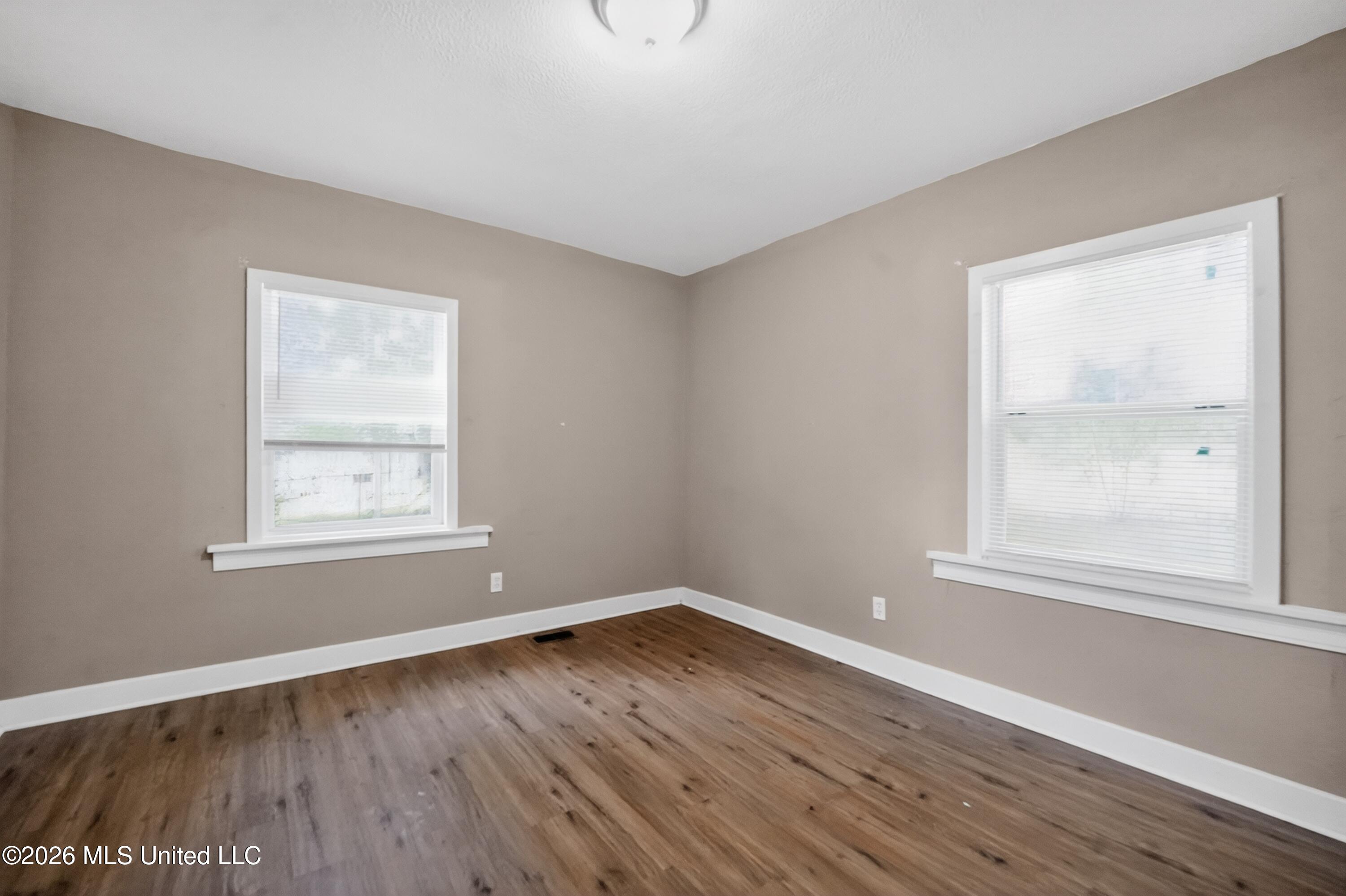 5160 Lurline Drive Property Photo 12