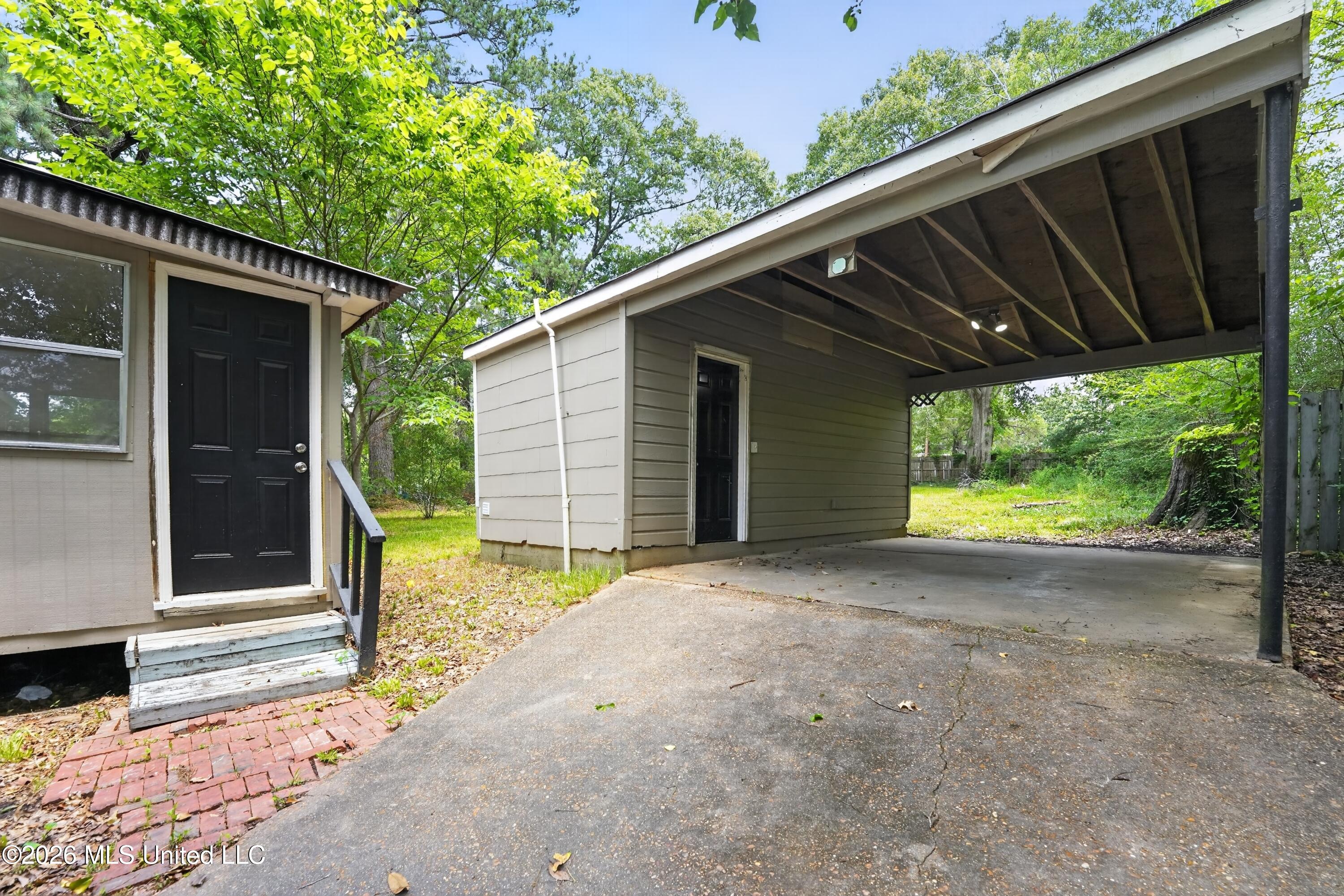 5160 Lurline Drive Property Photo 16