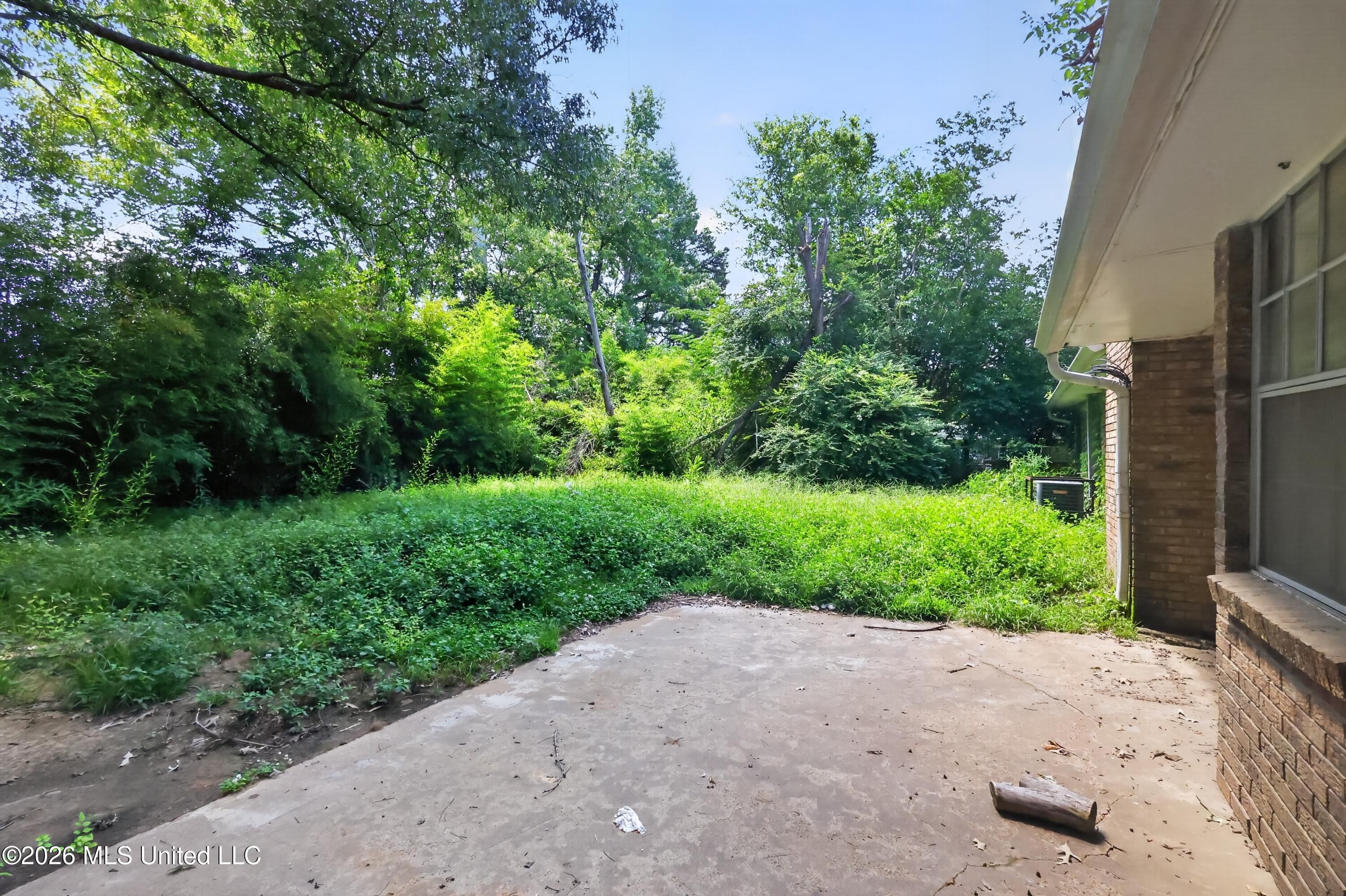 2386 Breckinridge Road Property Photo 3