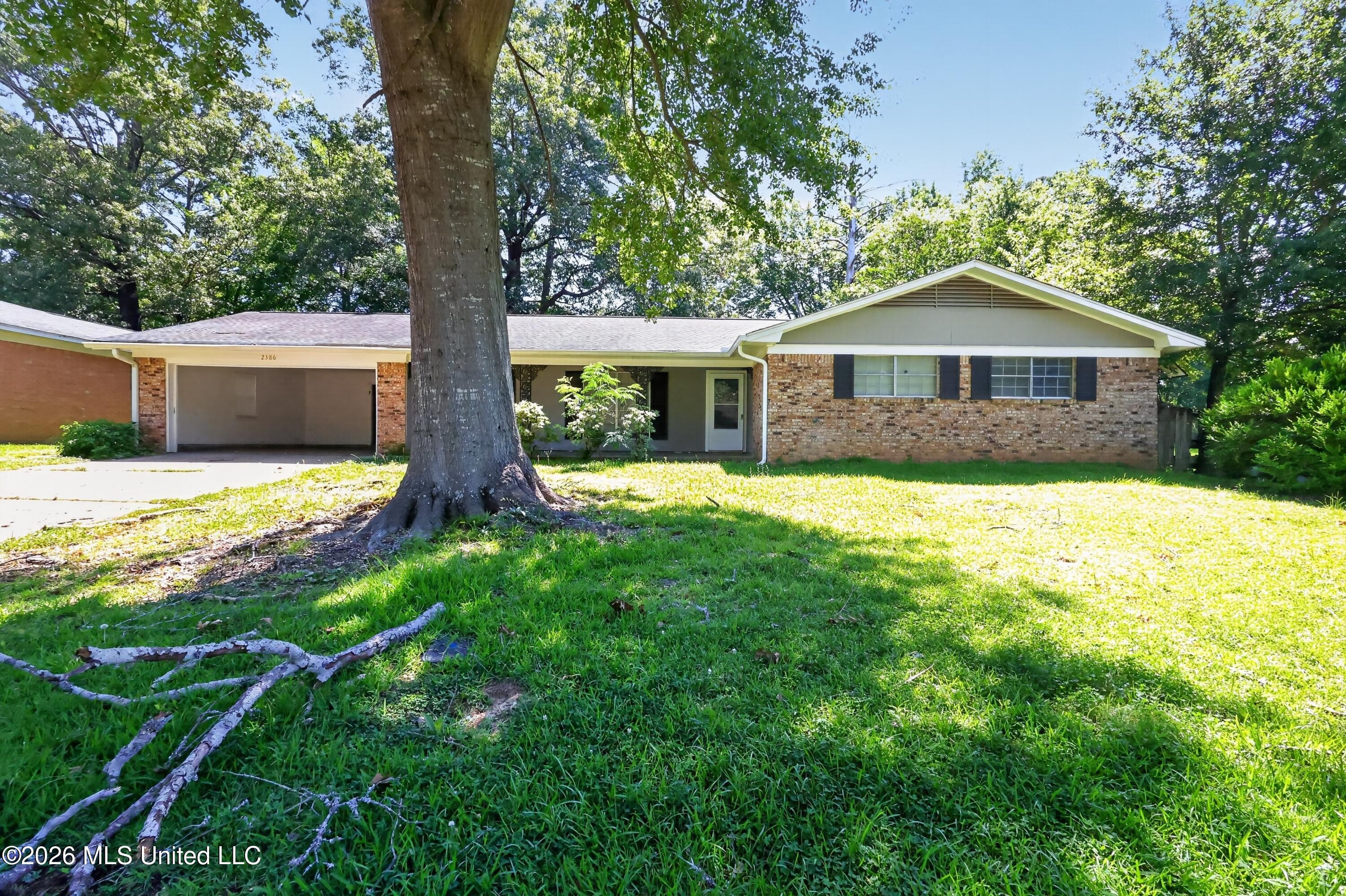2386 Breckinridge Road Property Photo 4