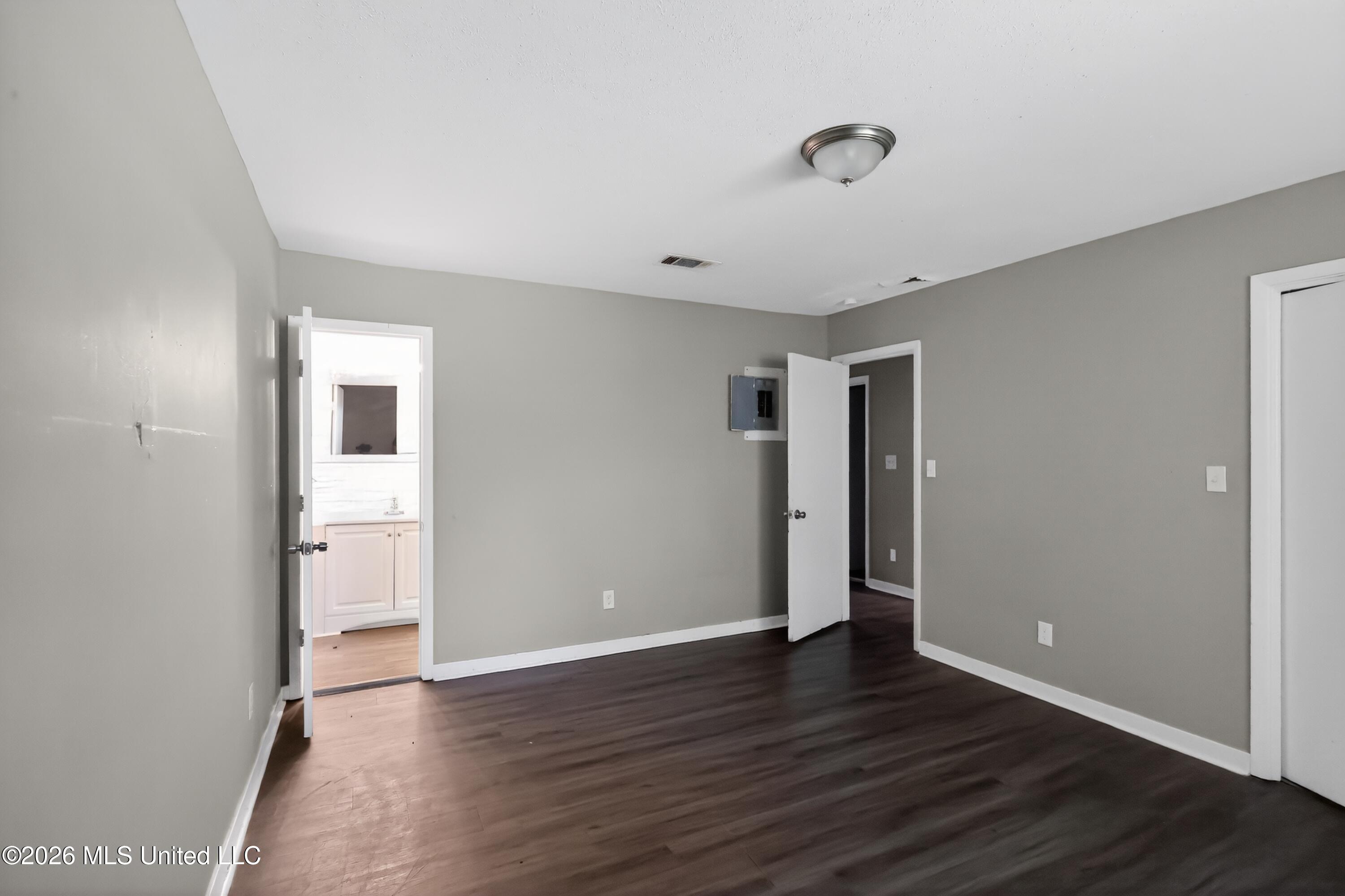 2386 Breckinridge Road Property Photo 8