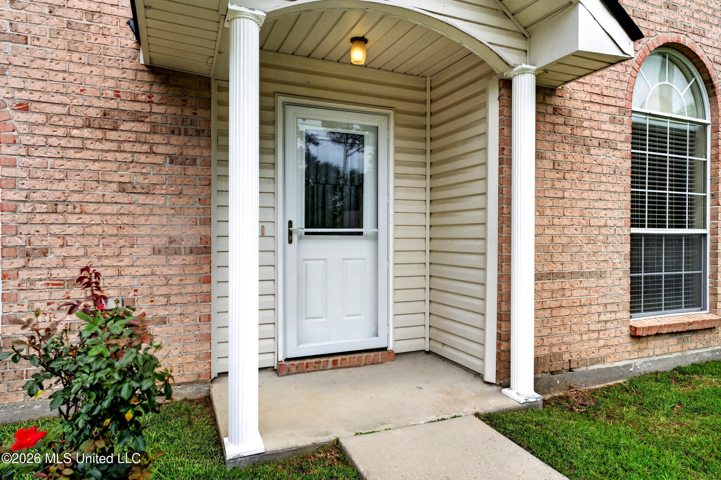 200 Glenwood Drive Property Photo 4