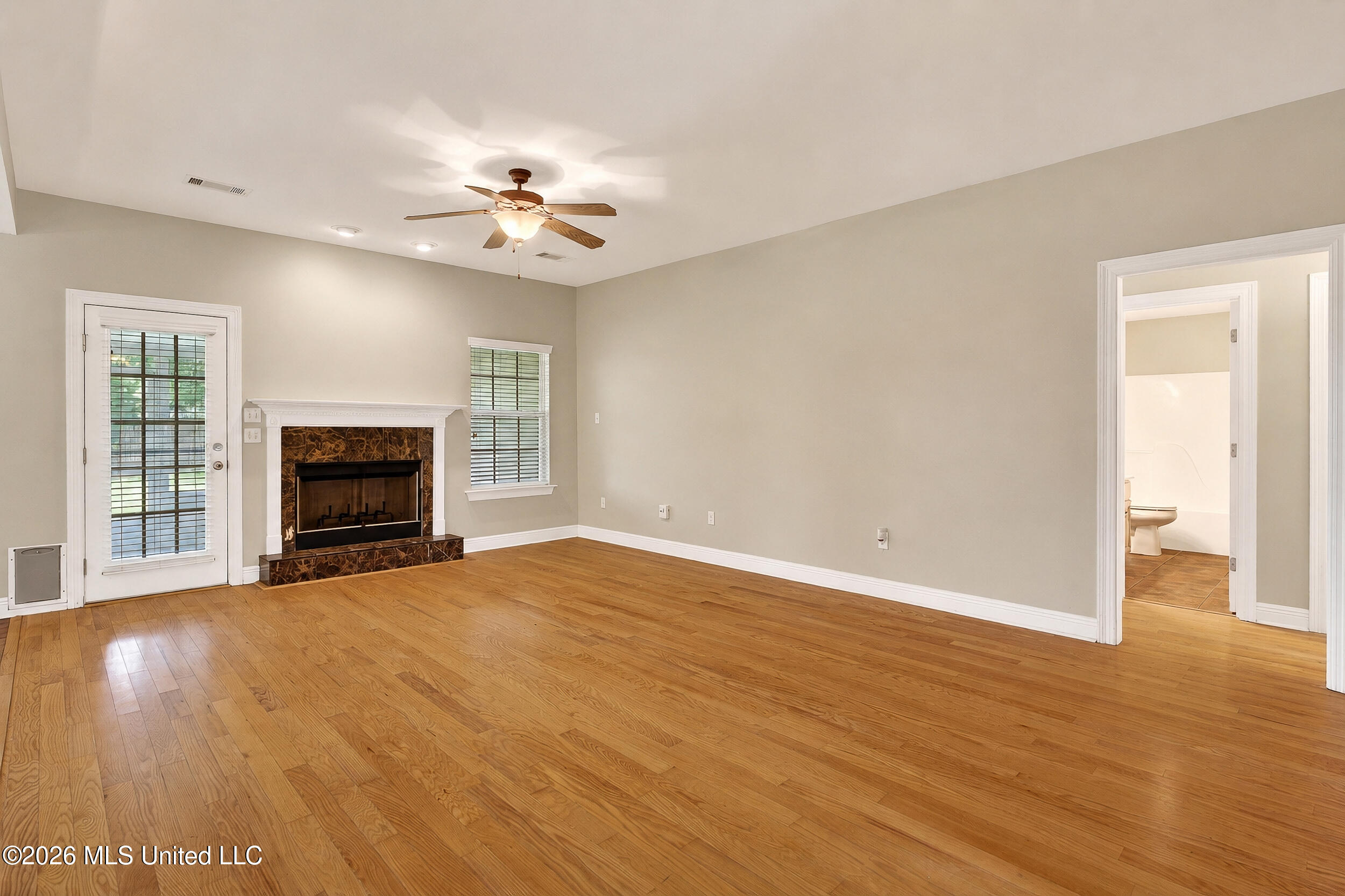 200 Glenwood Drive Property Photo 7
