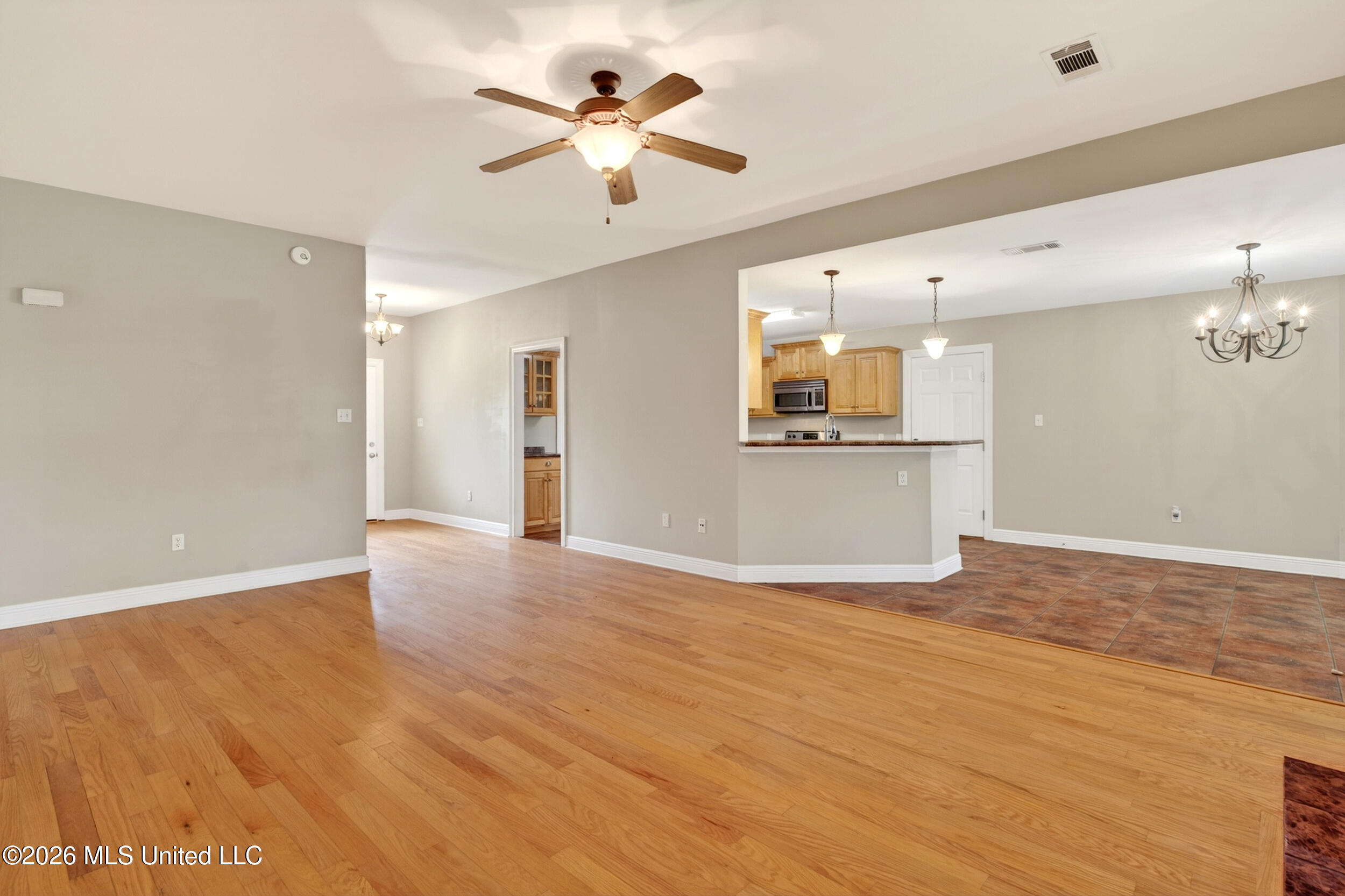 200 Glenwood Drive Property Photo 9
