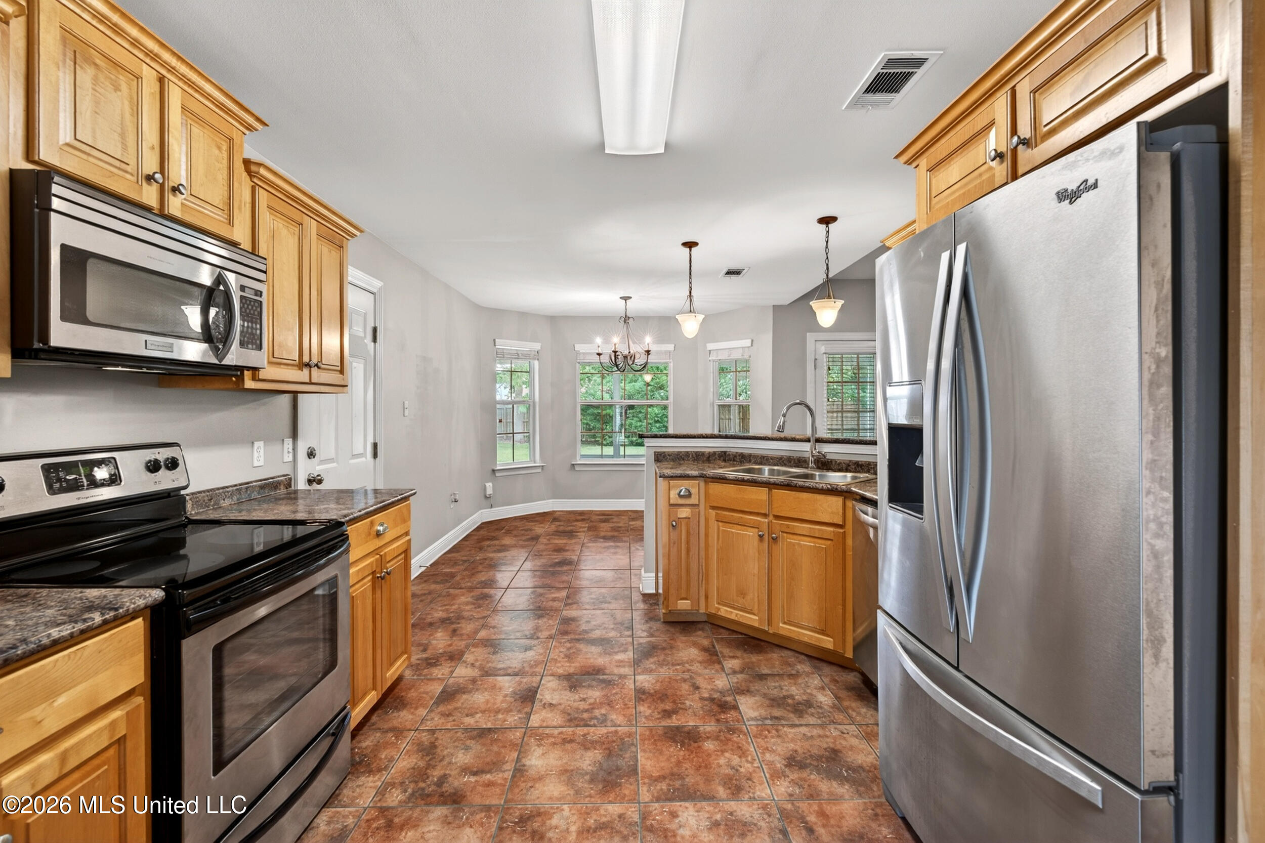 200 Glenwood Drive Property Photo 18