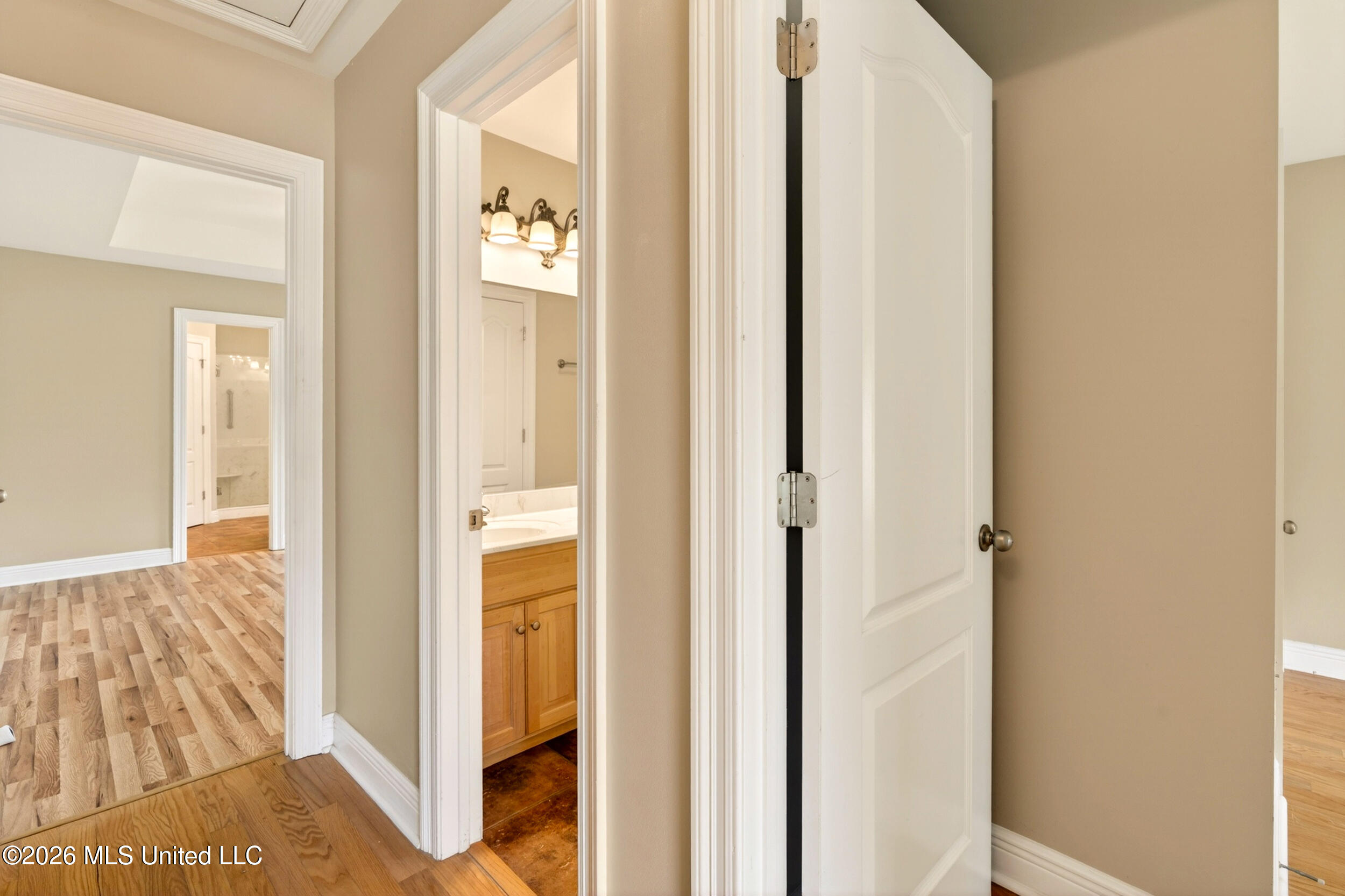 200 Glenwood Drive Property Photo 22