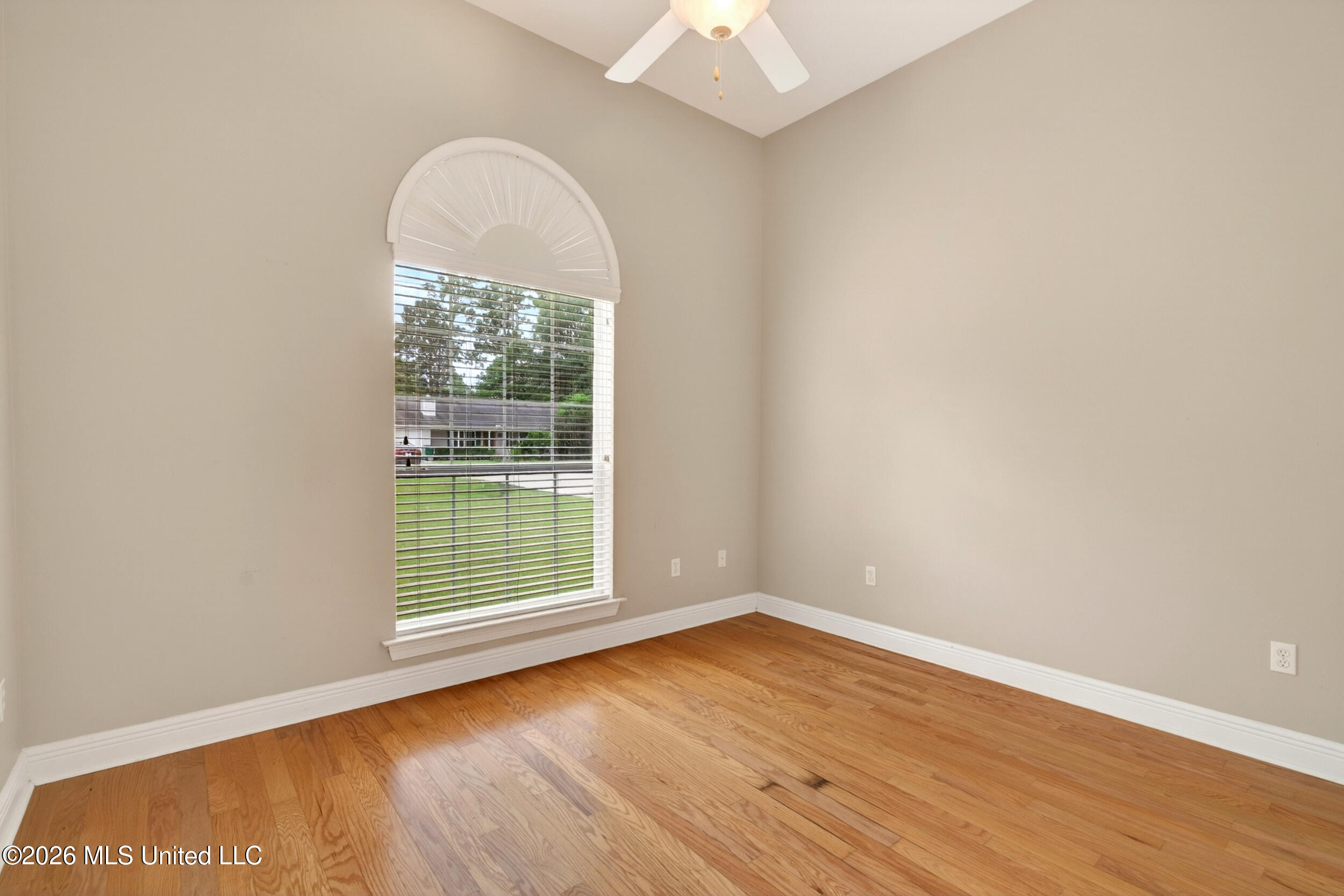 200 Glenwood Drive Property Photo 32