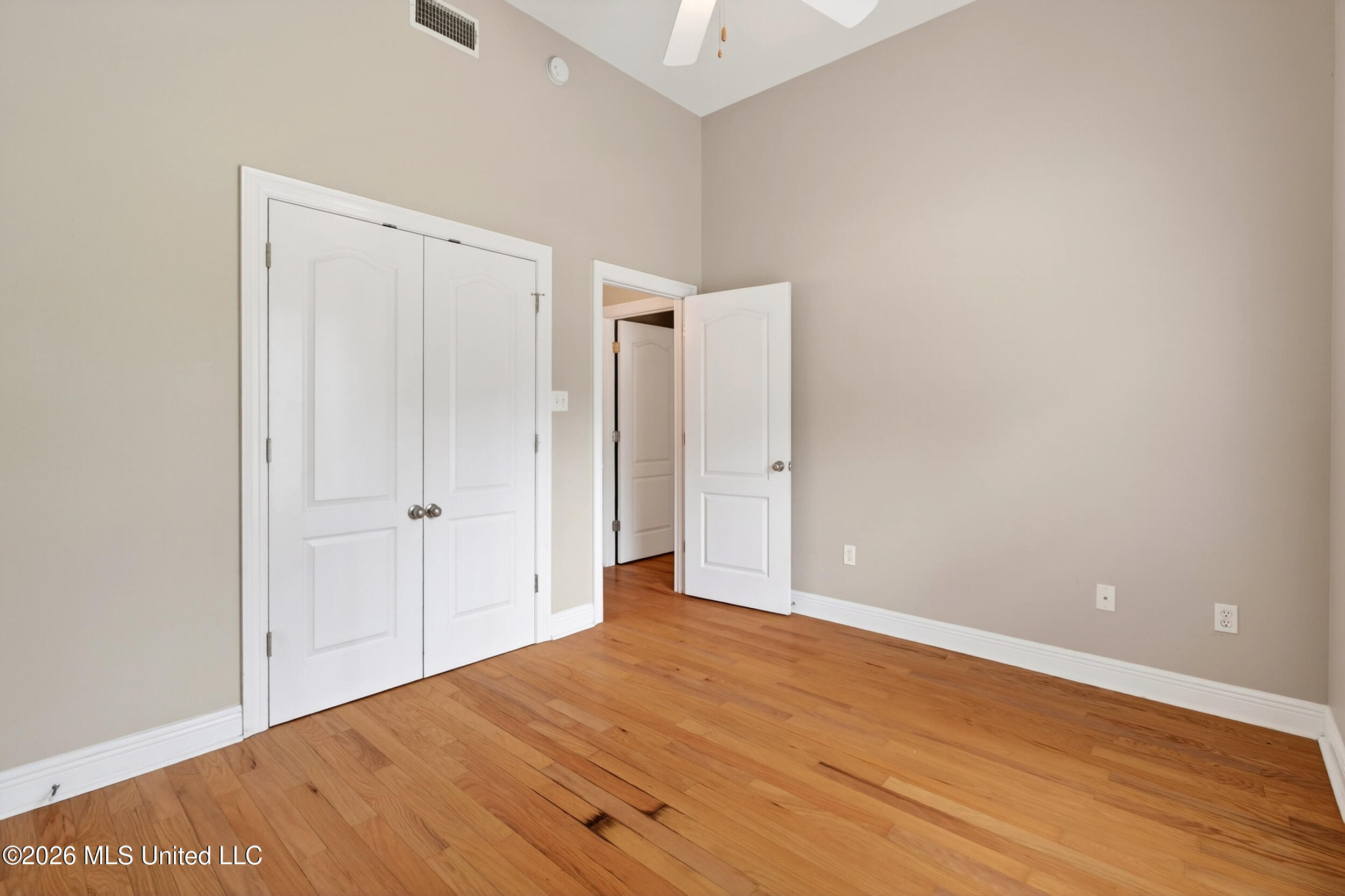 200 Glenwood Drive Property Photo 33