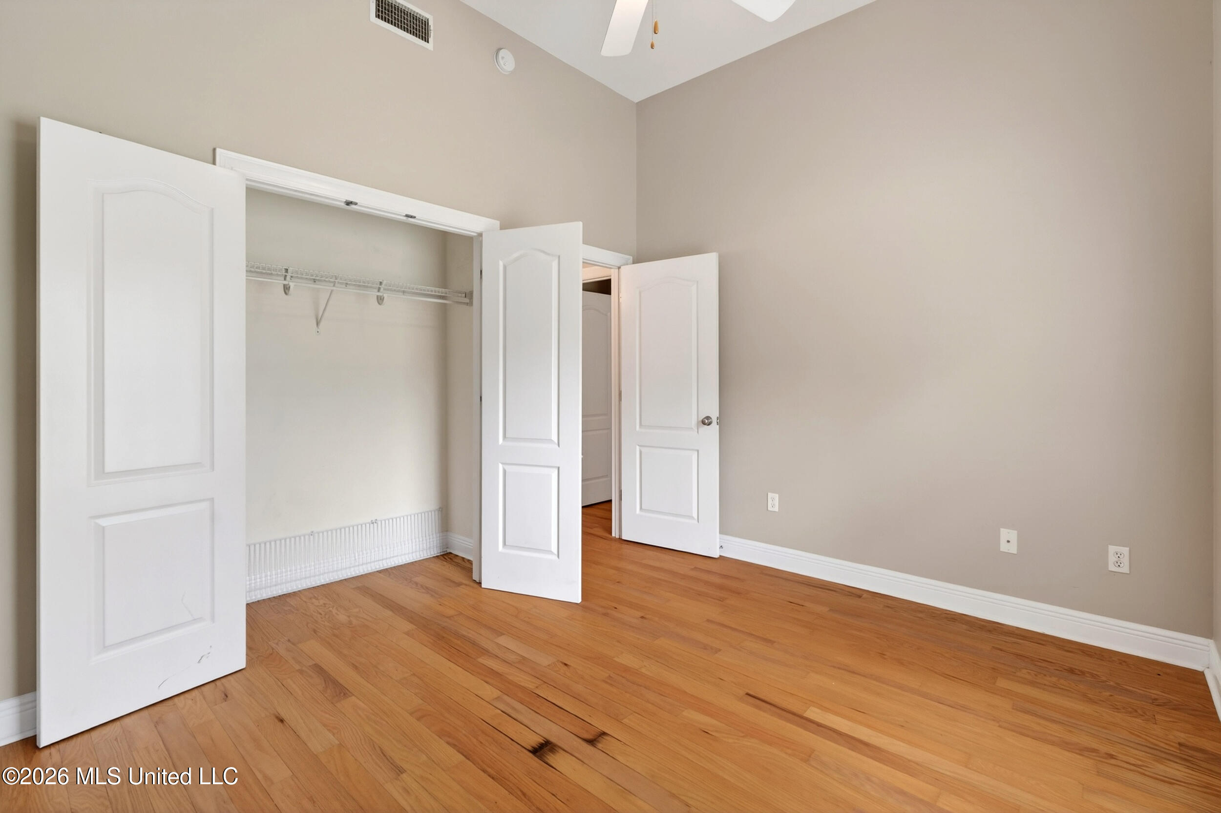 200 Glenwood Drive Property Photo 34