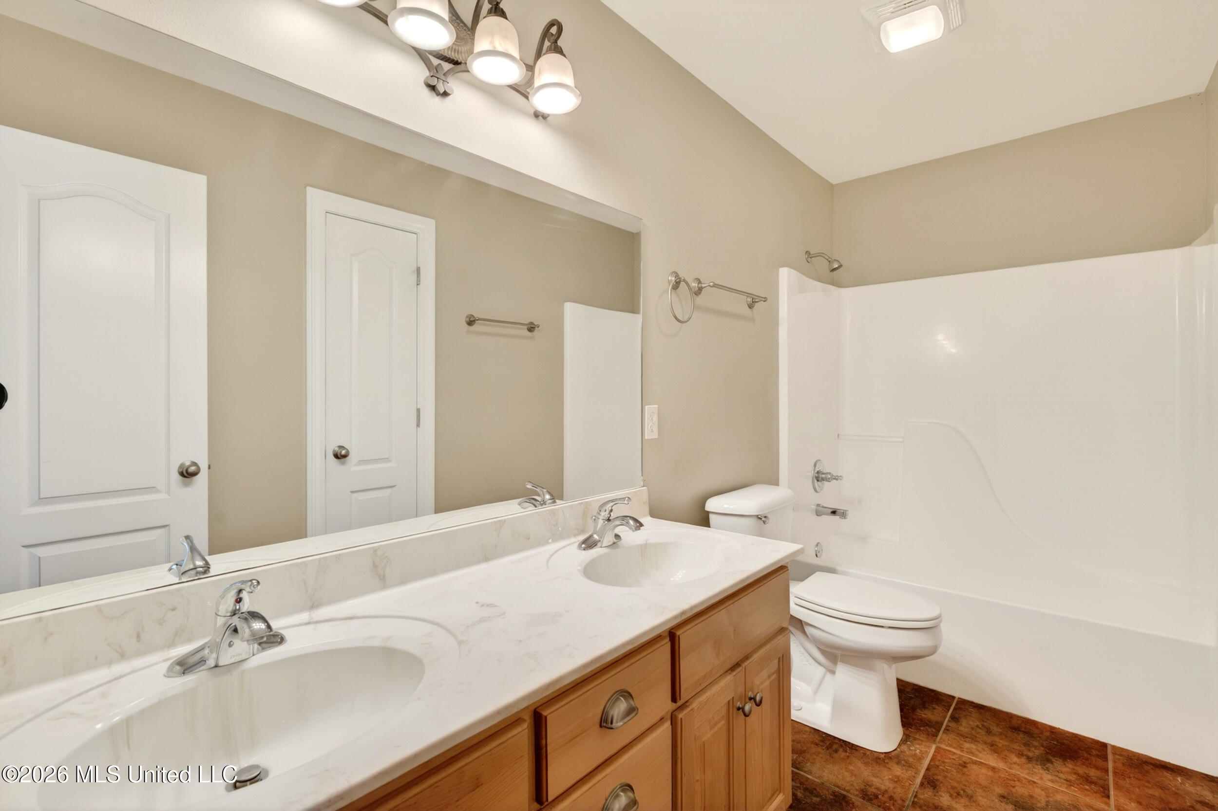 200 Glenwood Drive Property Photo 38