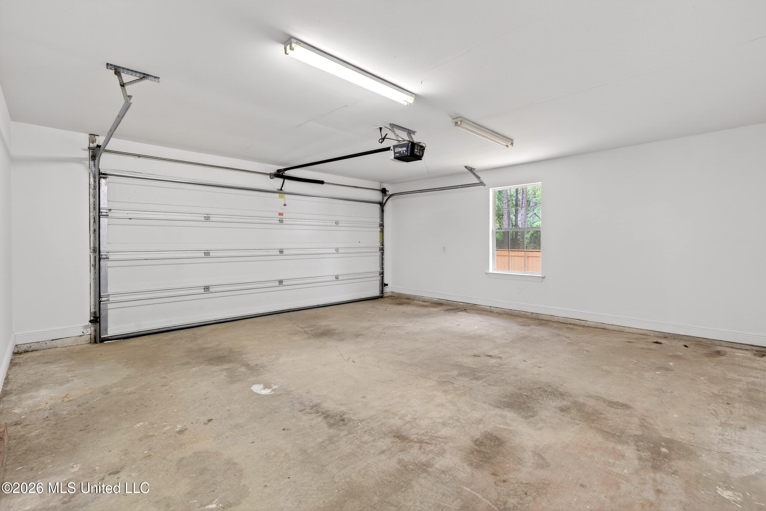 200 Glenwood Drive Property Photo 39