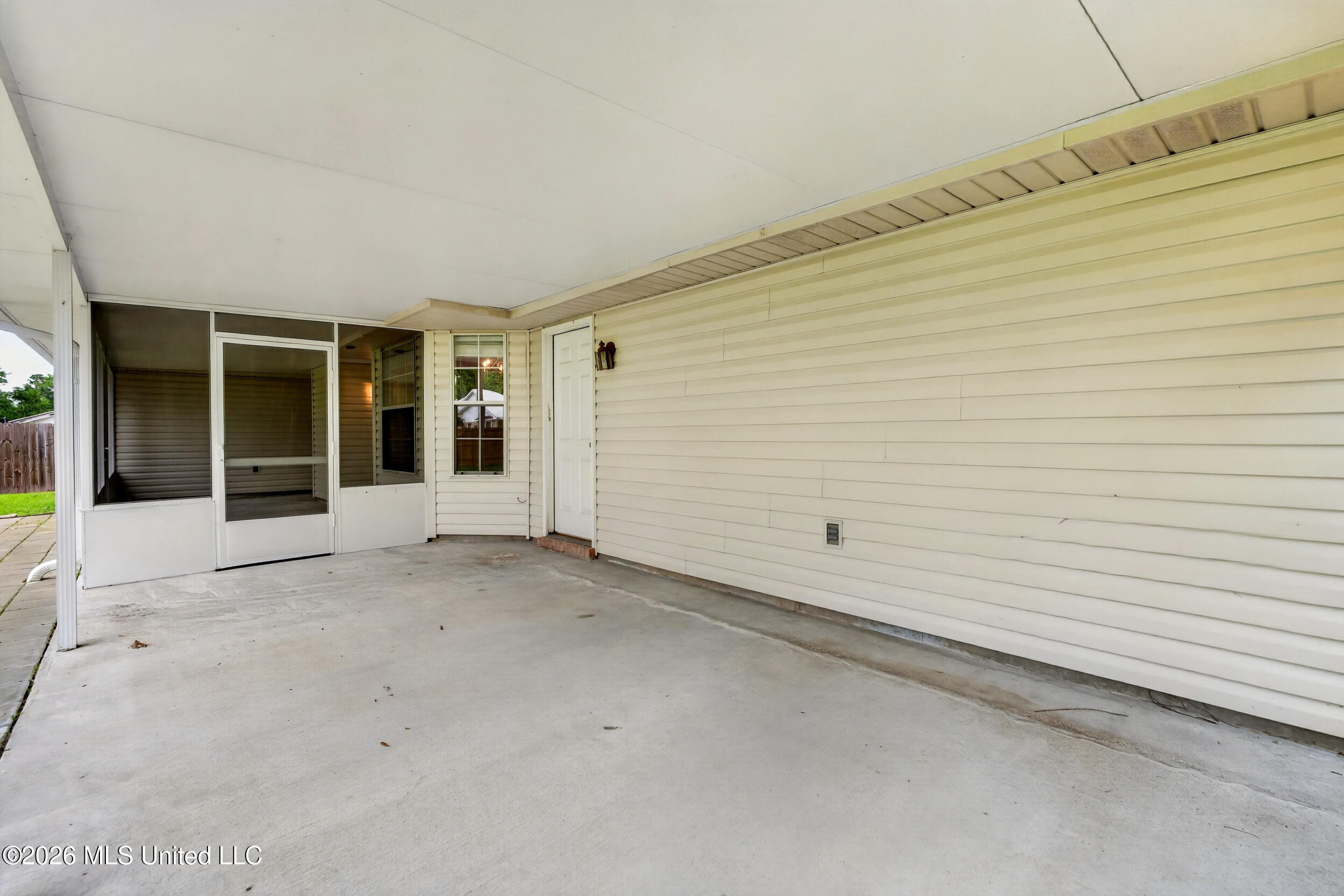 200 Glenwood Drive Property Photo 41