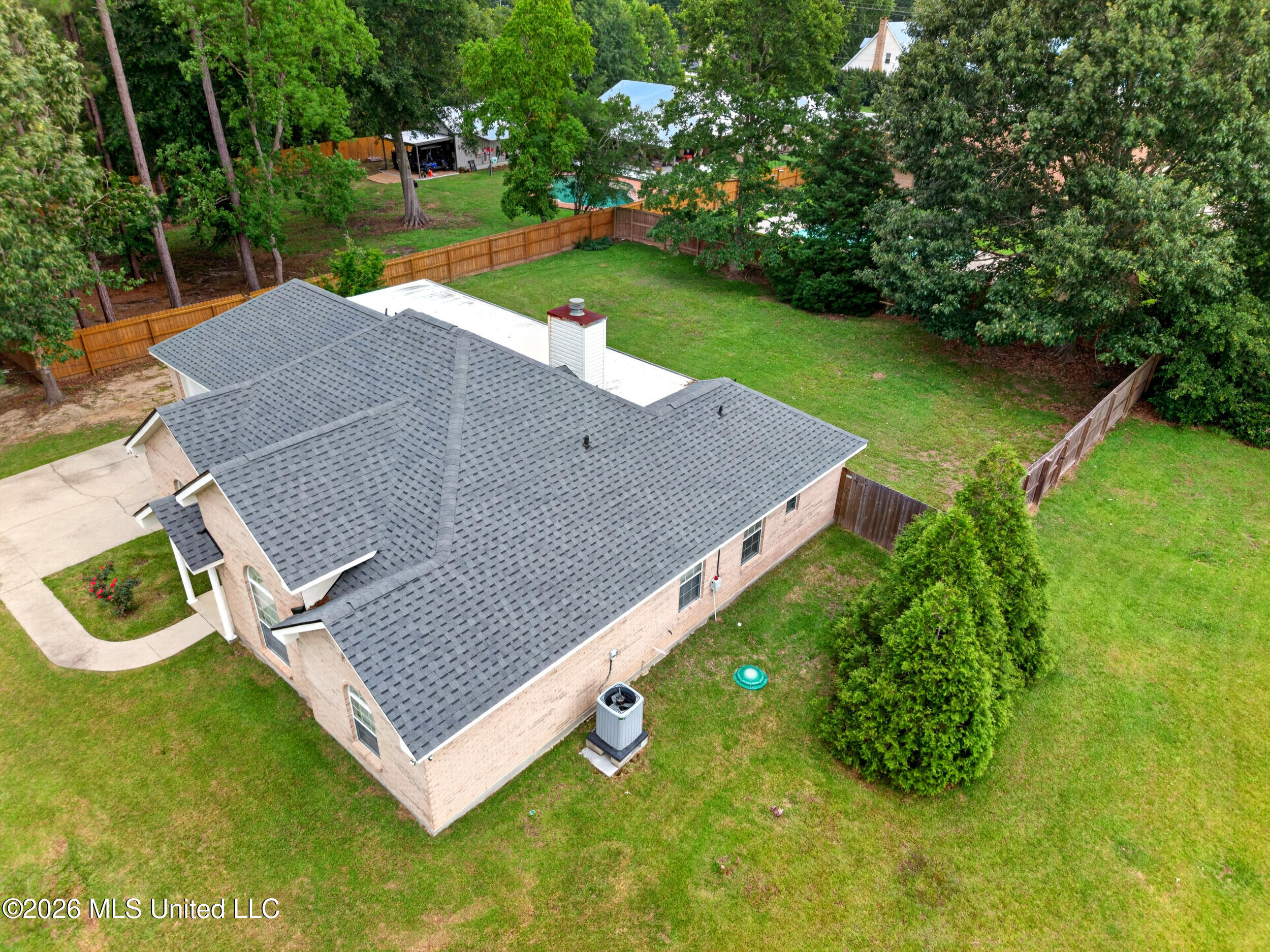 200 Glenwood Drive Property Photo 45