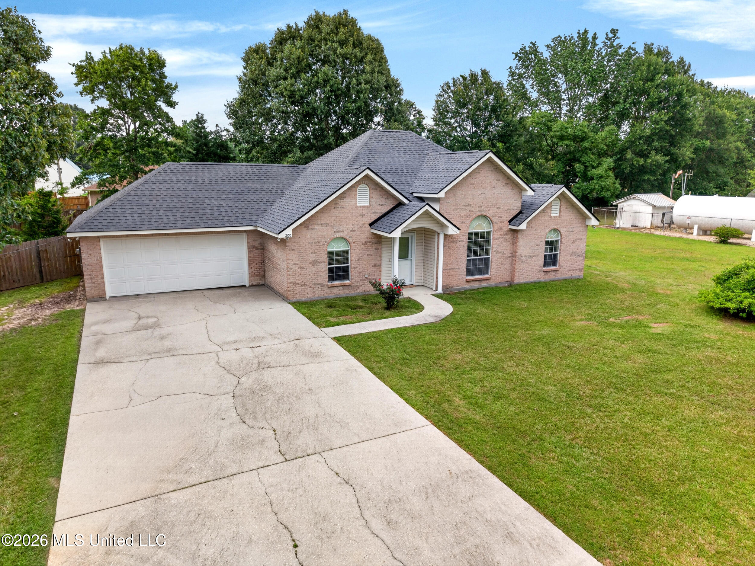 200 Glenwood Drive Property Photo 48