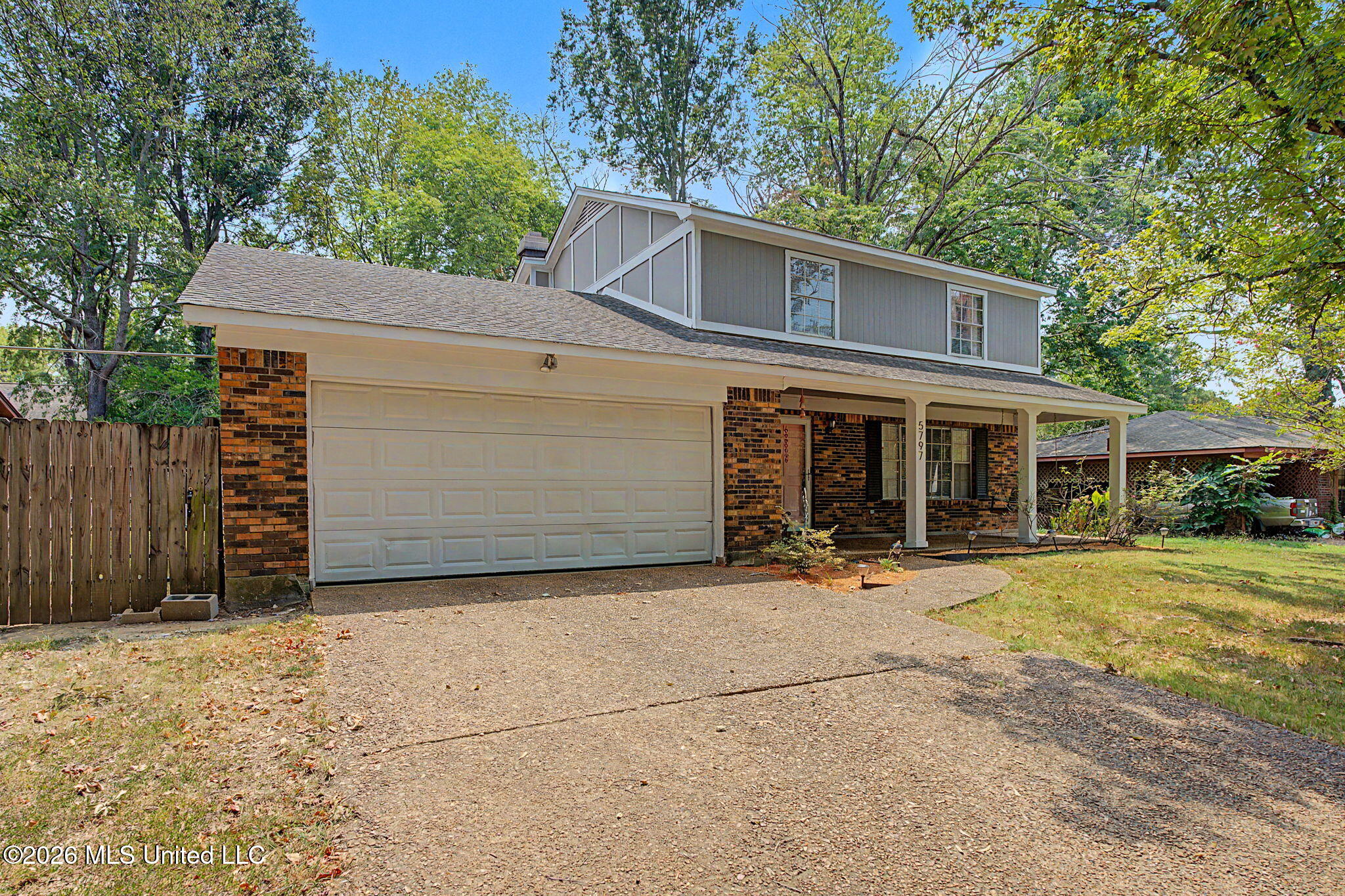 5797 Redbud Cove Property Photo 4
