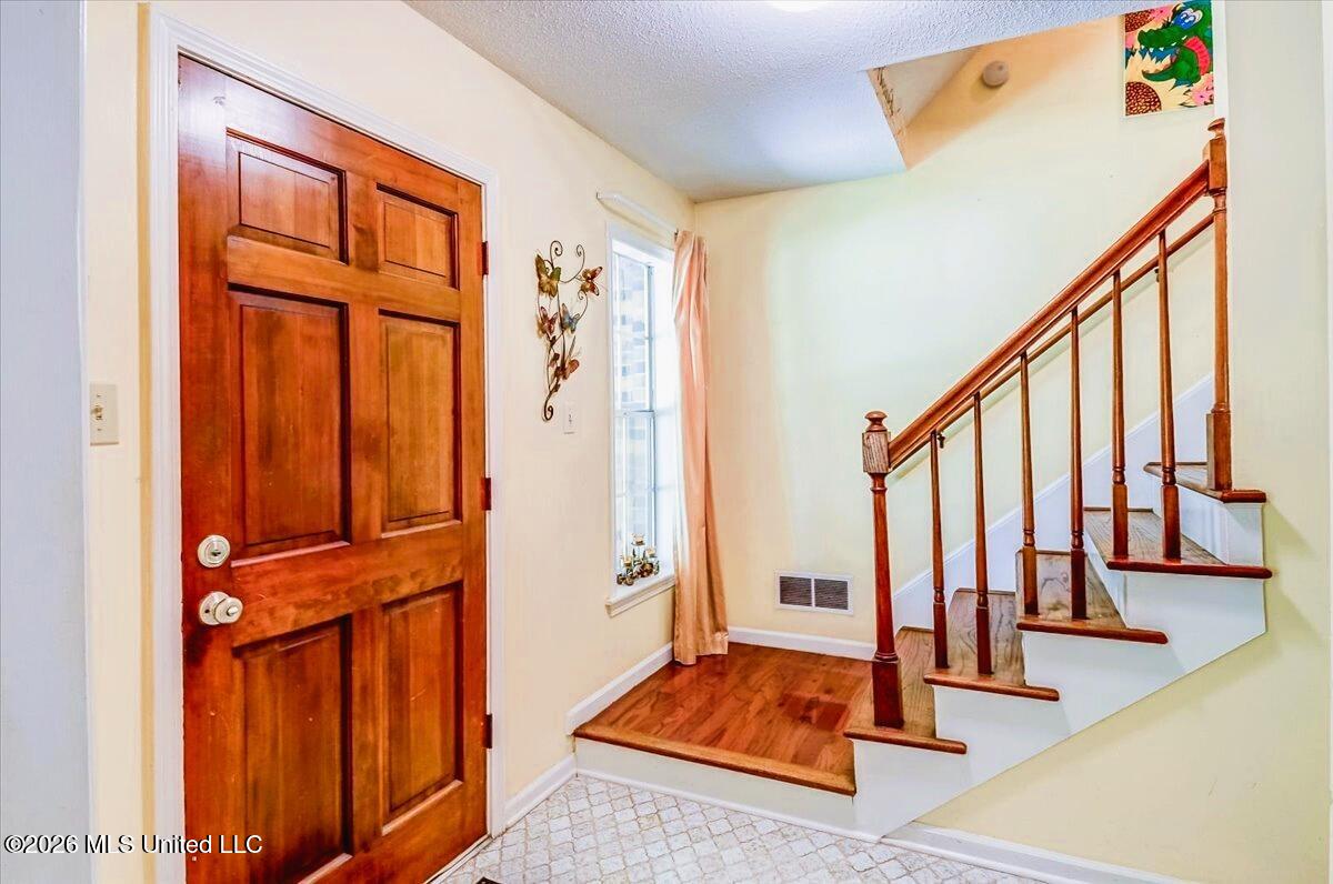 5797 Redbud Cove Property Photo 5