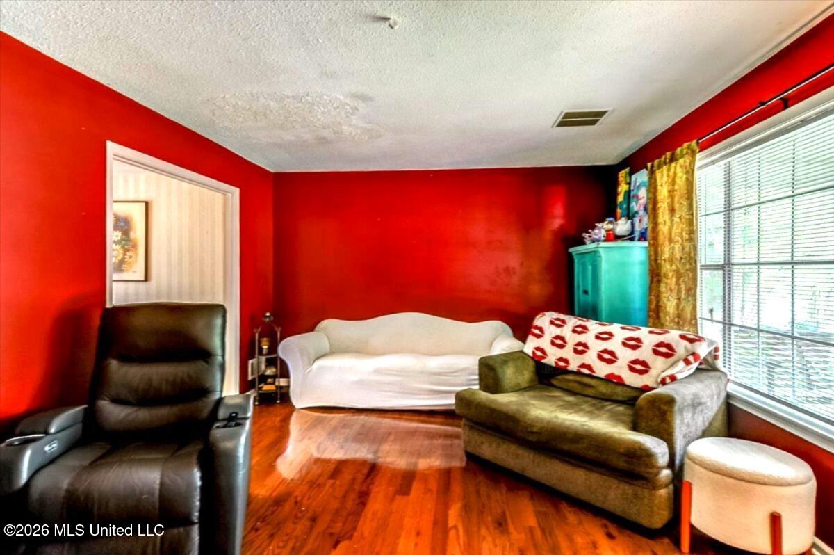 5797 Redbud Cove Property Photo 7