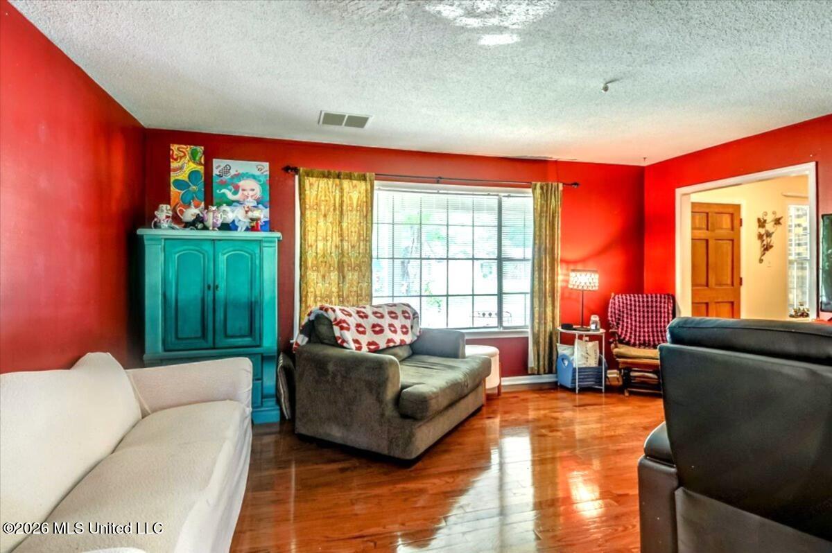 5797 Redbud Cove Property Photo 8