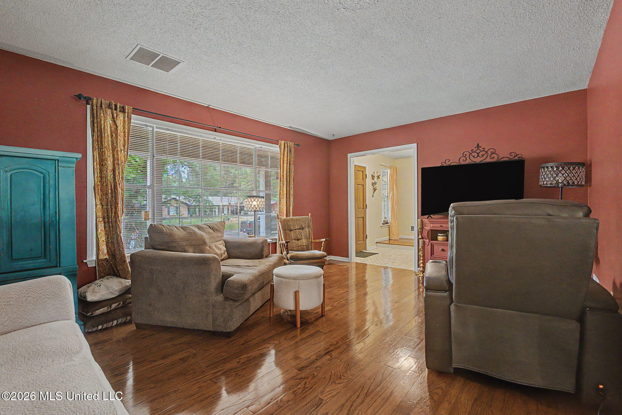 5797 Redbud Cove Property Photo 8