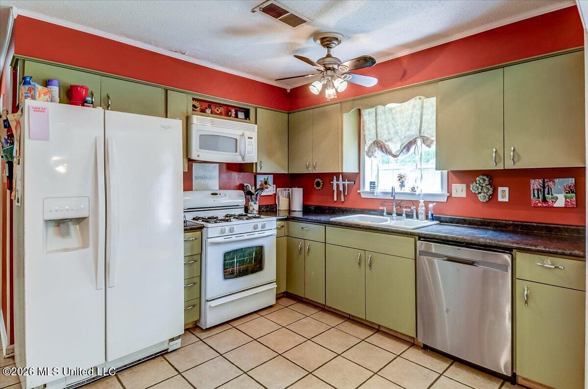 5797 Redbud Cove Property Photo 14