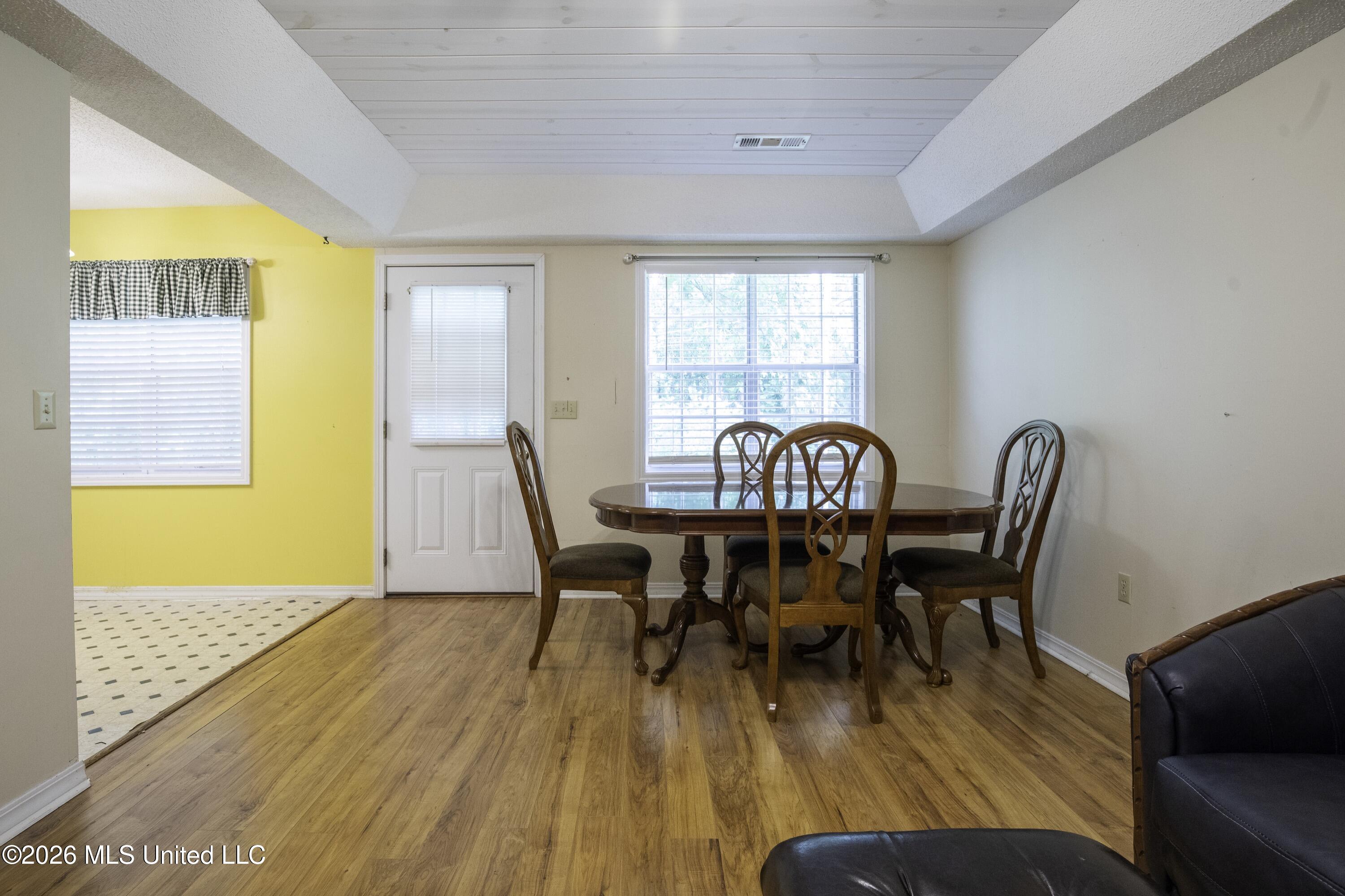 711 Lovers Lane Road Property Photo 10