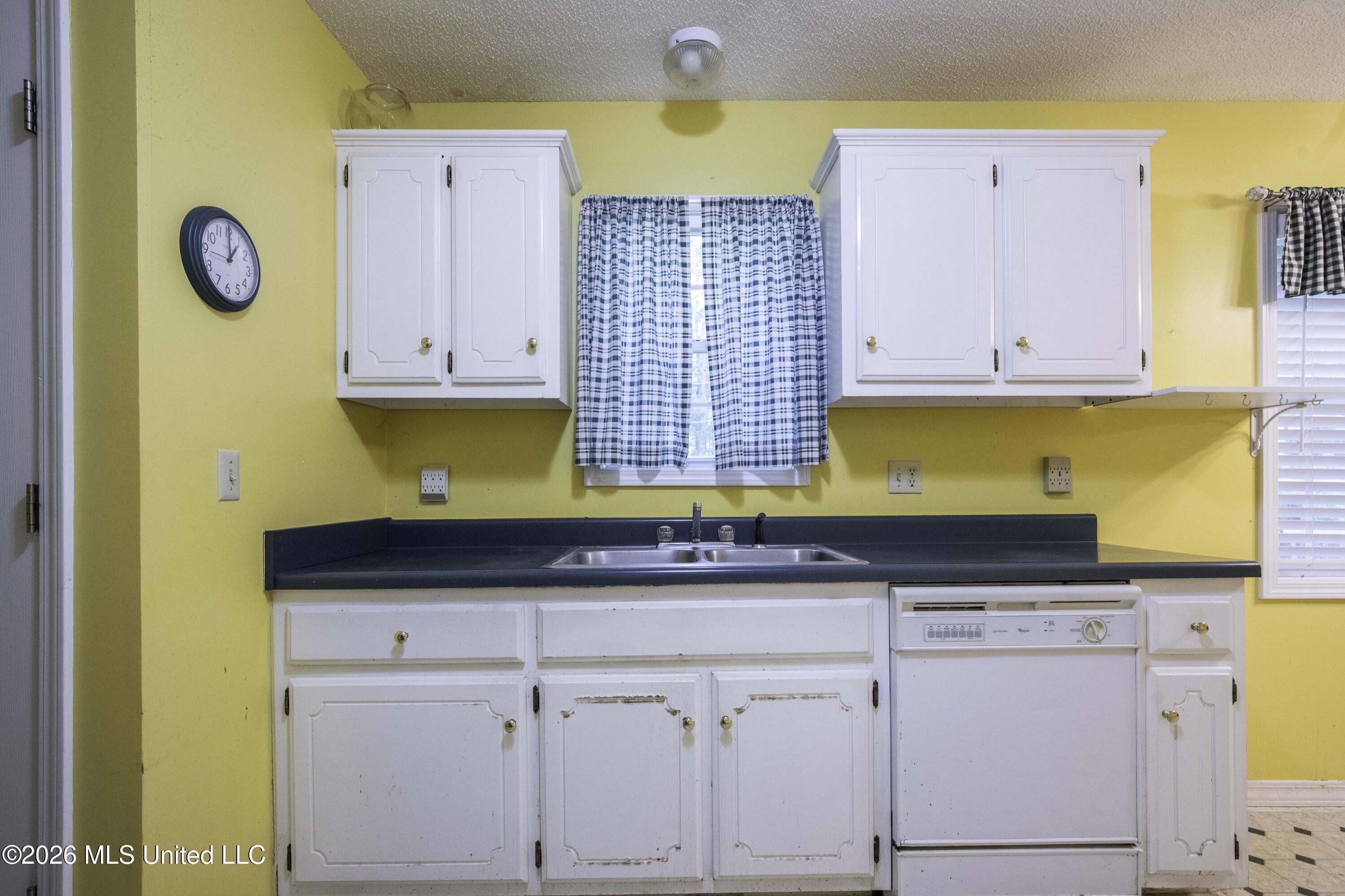 711 Lovers Lane Road Property Photo 14