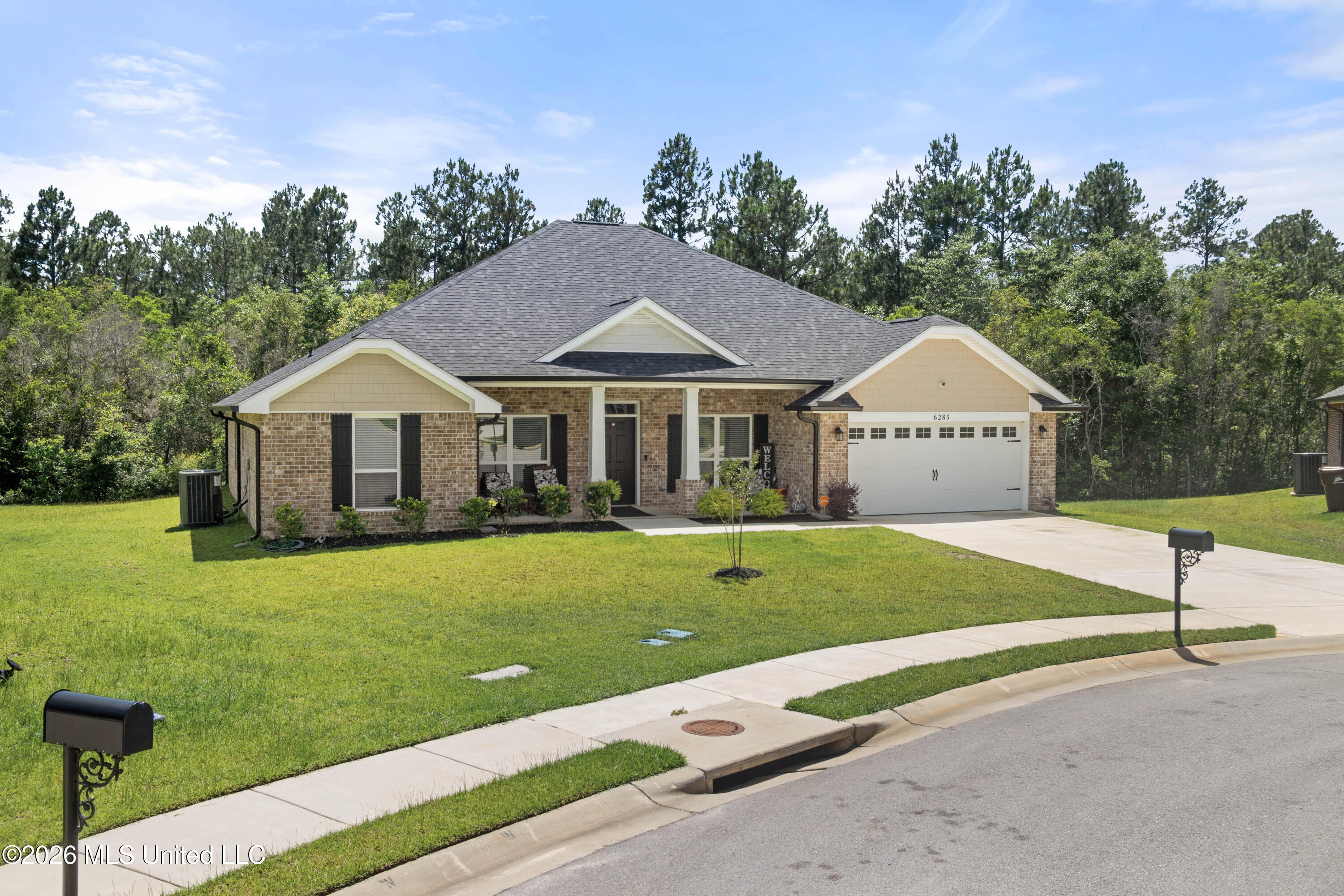 6285 Emerald Lk Drive Property Photo 1