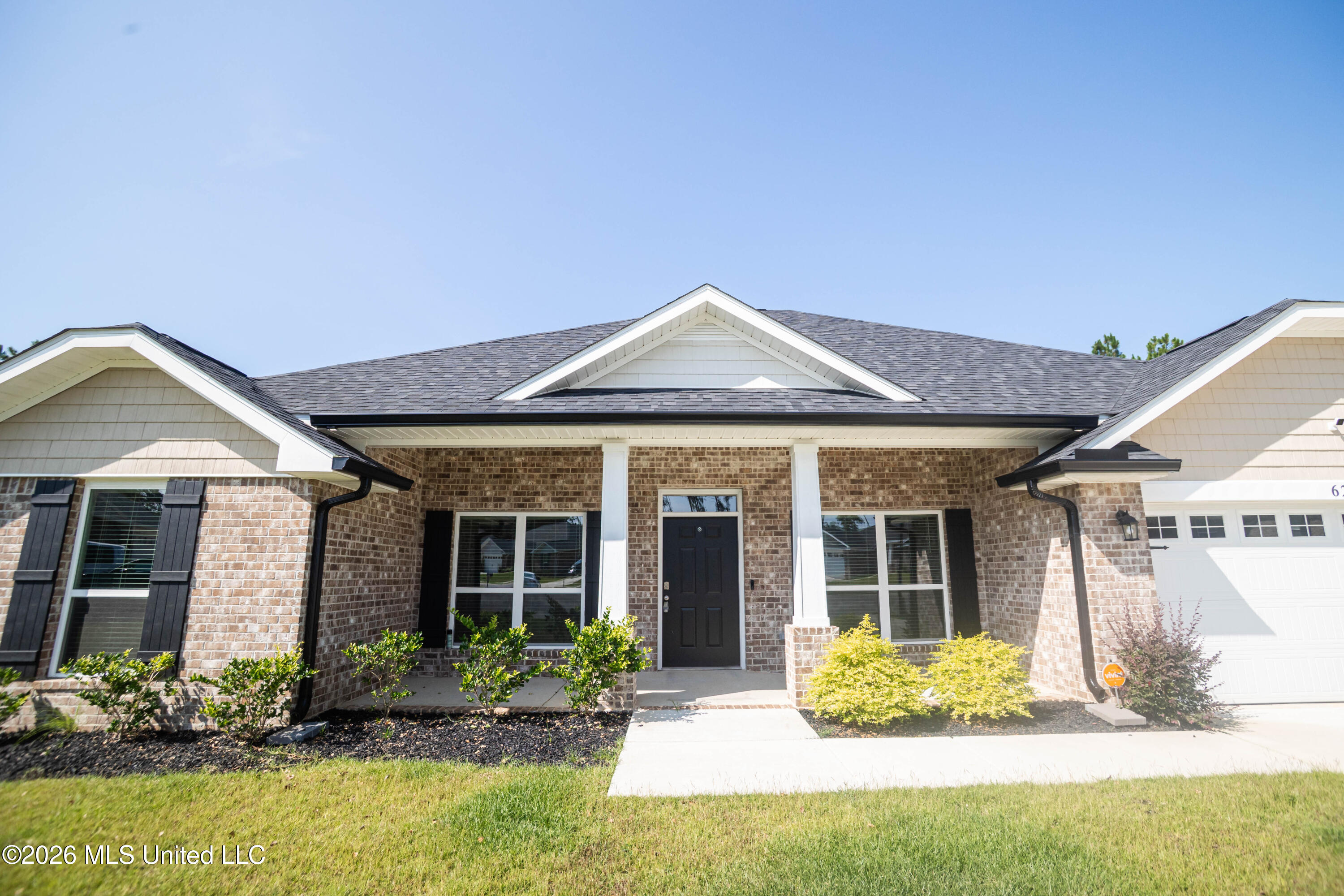 6285 Emerald Lk Drive Property Photo 4