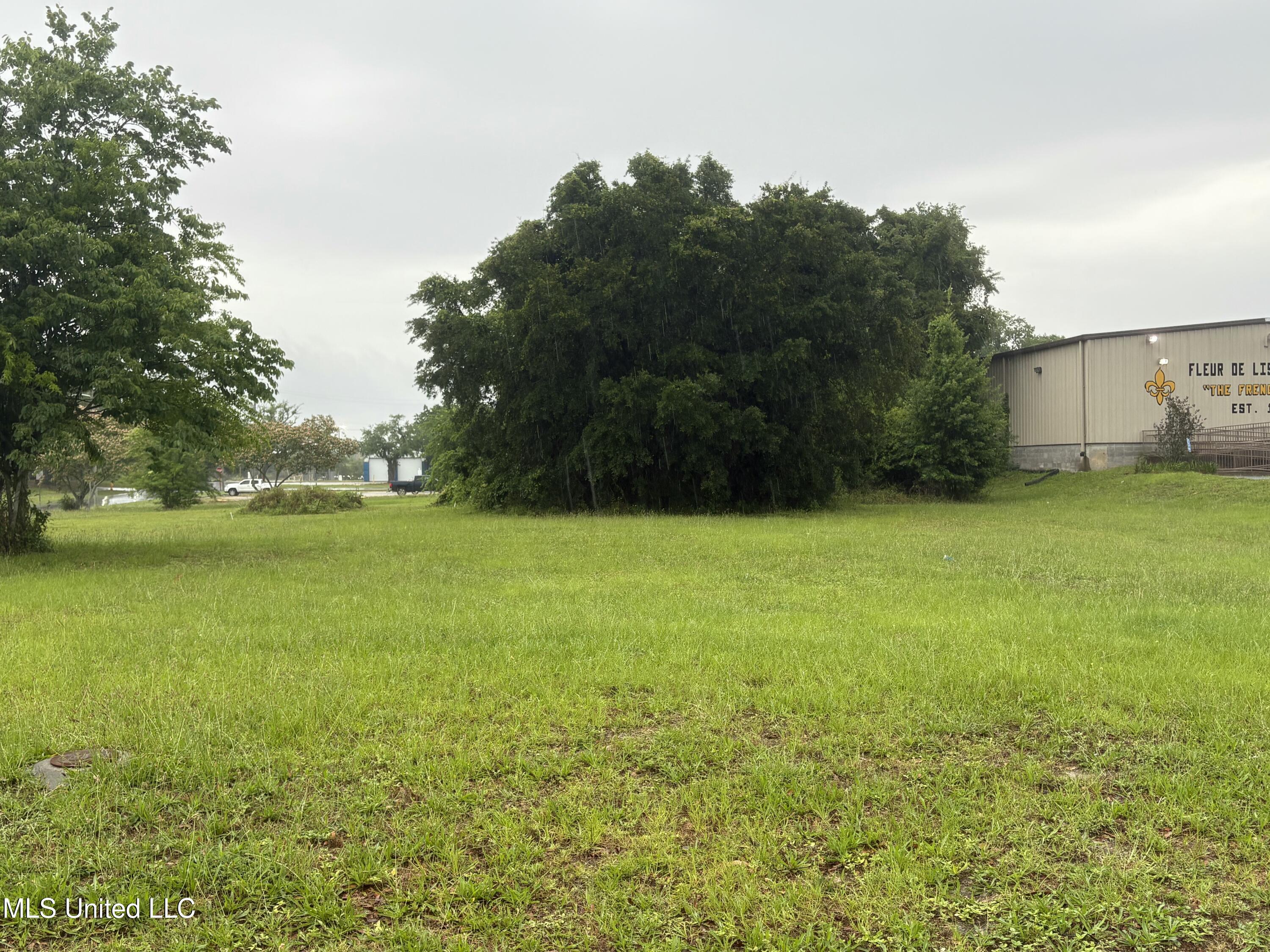 186 Howard Avenue Property Photo 3