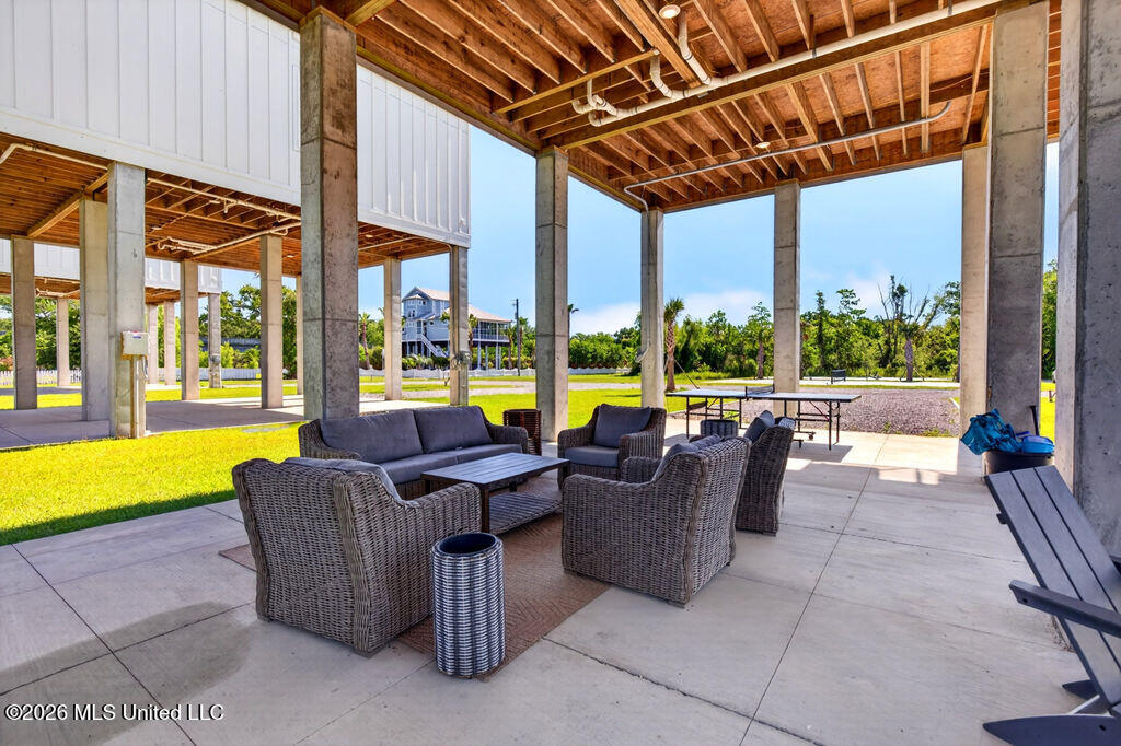 126 5th Avenue Property Photo 7
