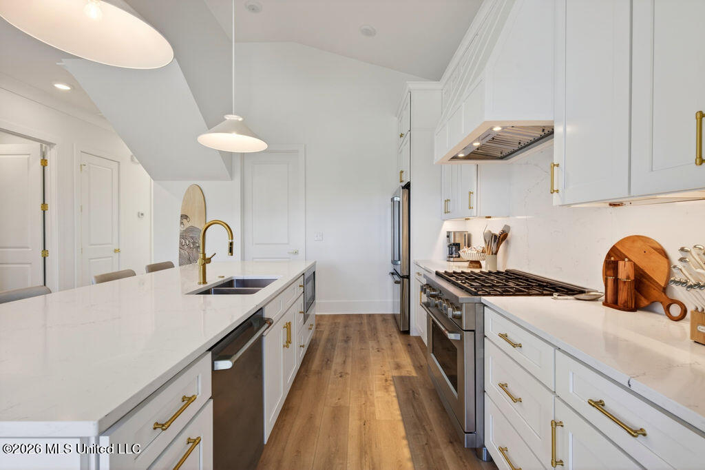 126 5th Avenue Property Photo 18