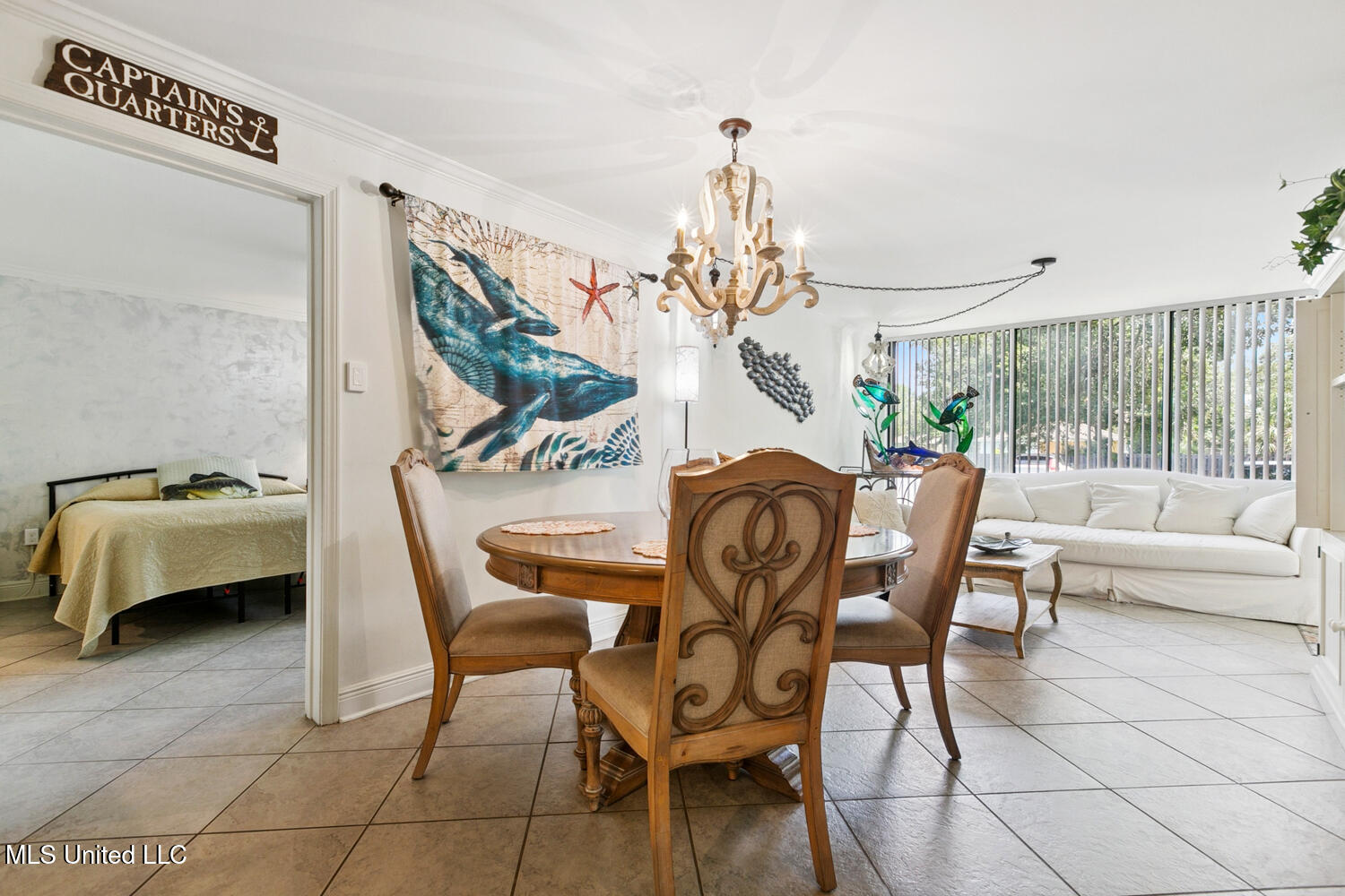 2046 Beach Boulevard Property Photo 4