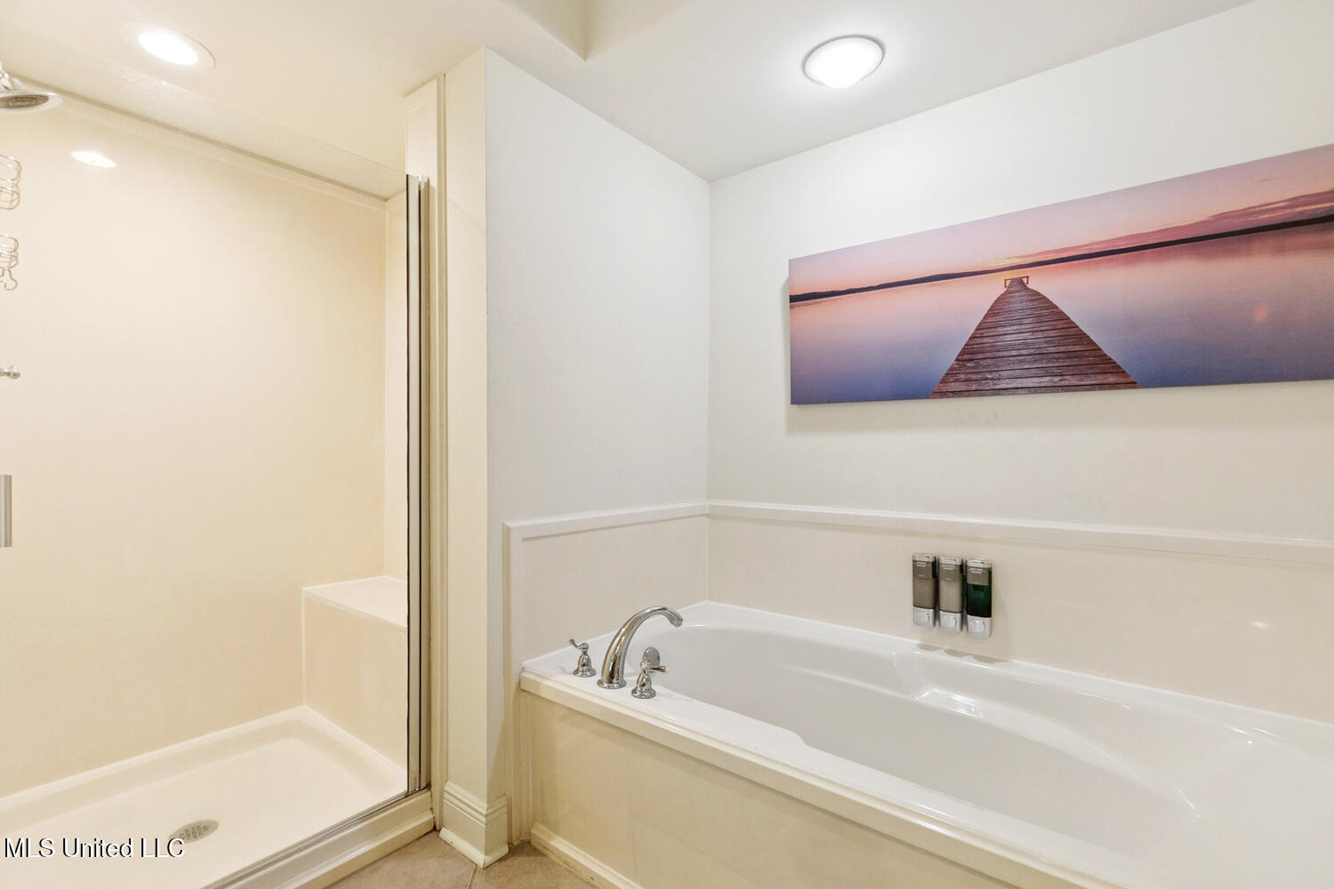 2046 Beach Boulevard Property Photo 9