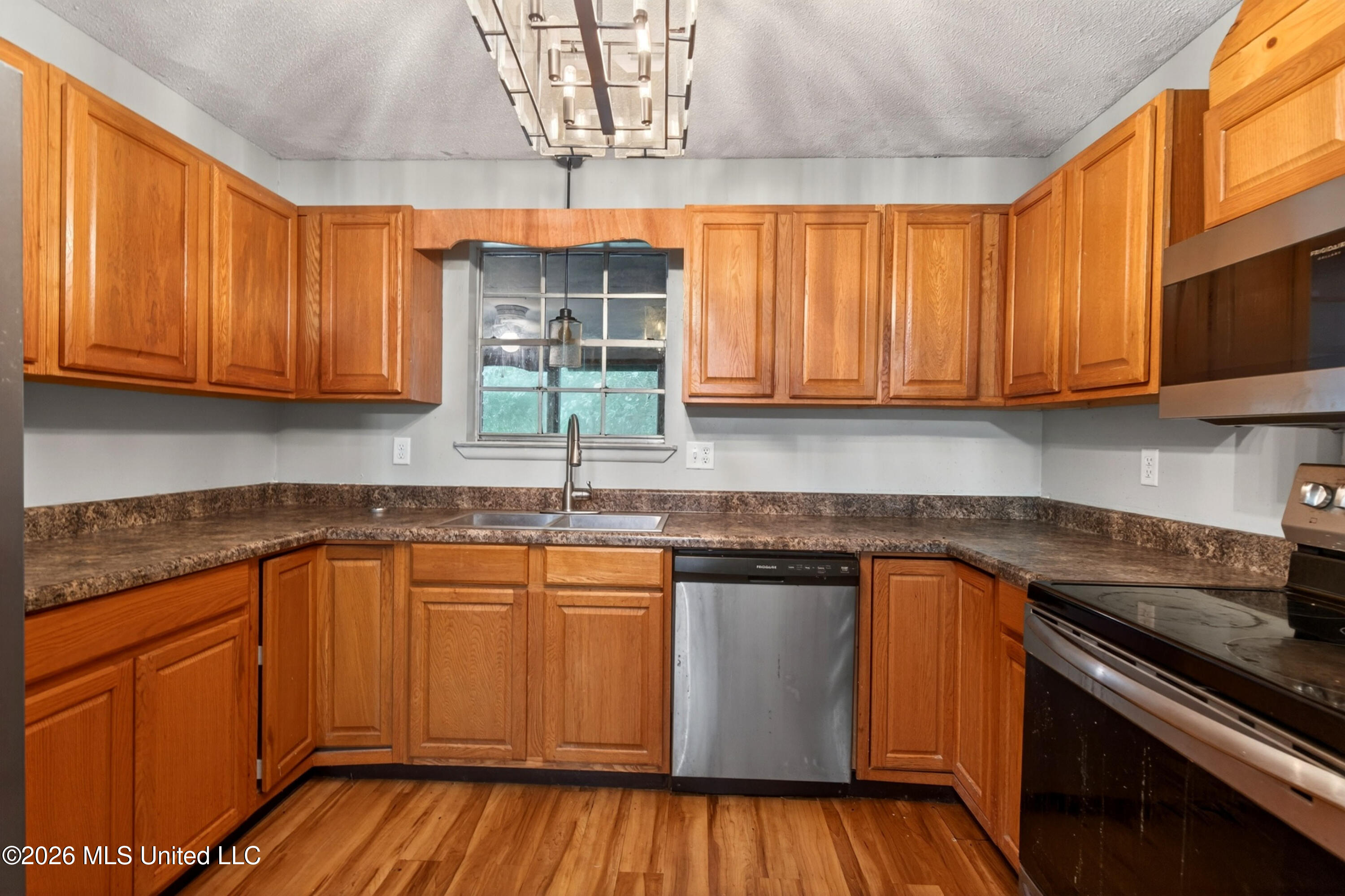 8102 Beatline Road Property Photo 8