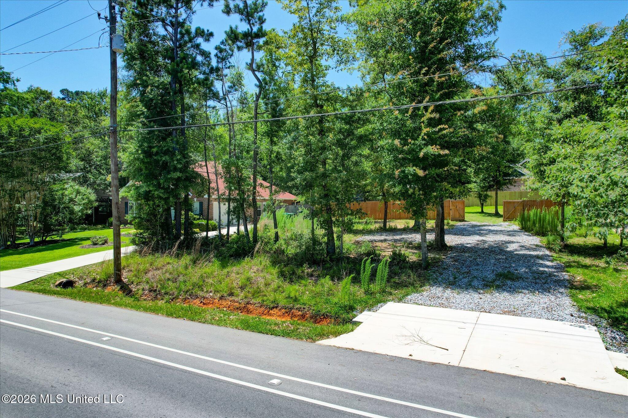 W Diamondhead Drive Property Photo 4