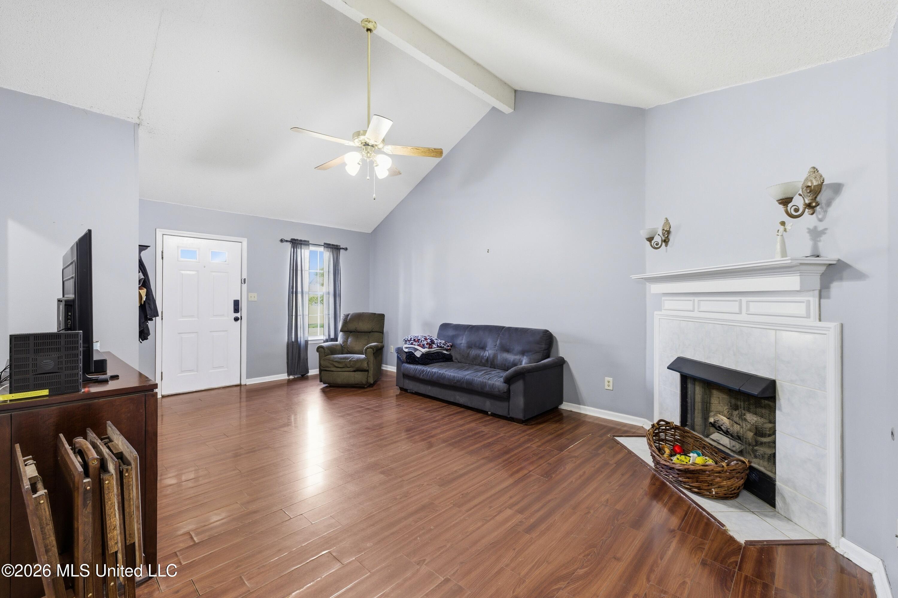 5795 Amaray Cove Property Photo 6