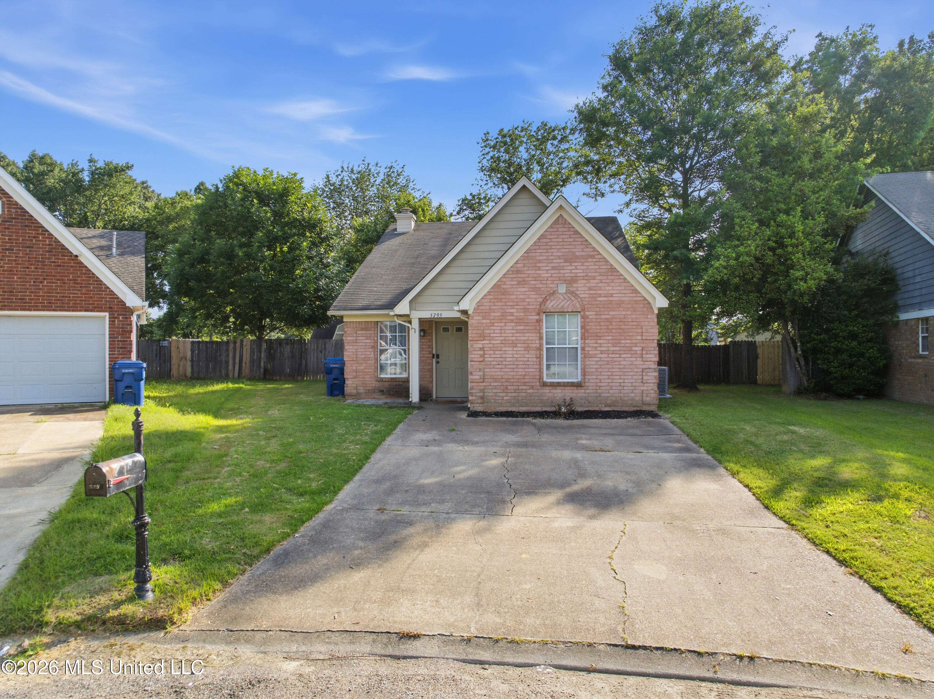5795 Amaray Cove Property Photo 27
