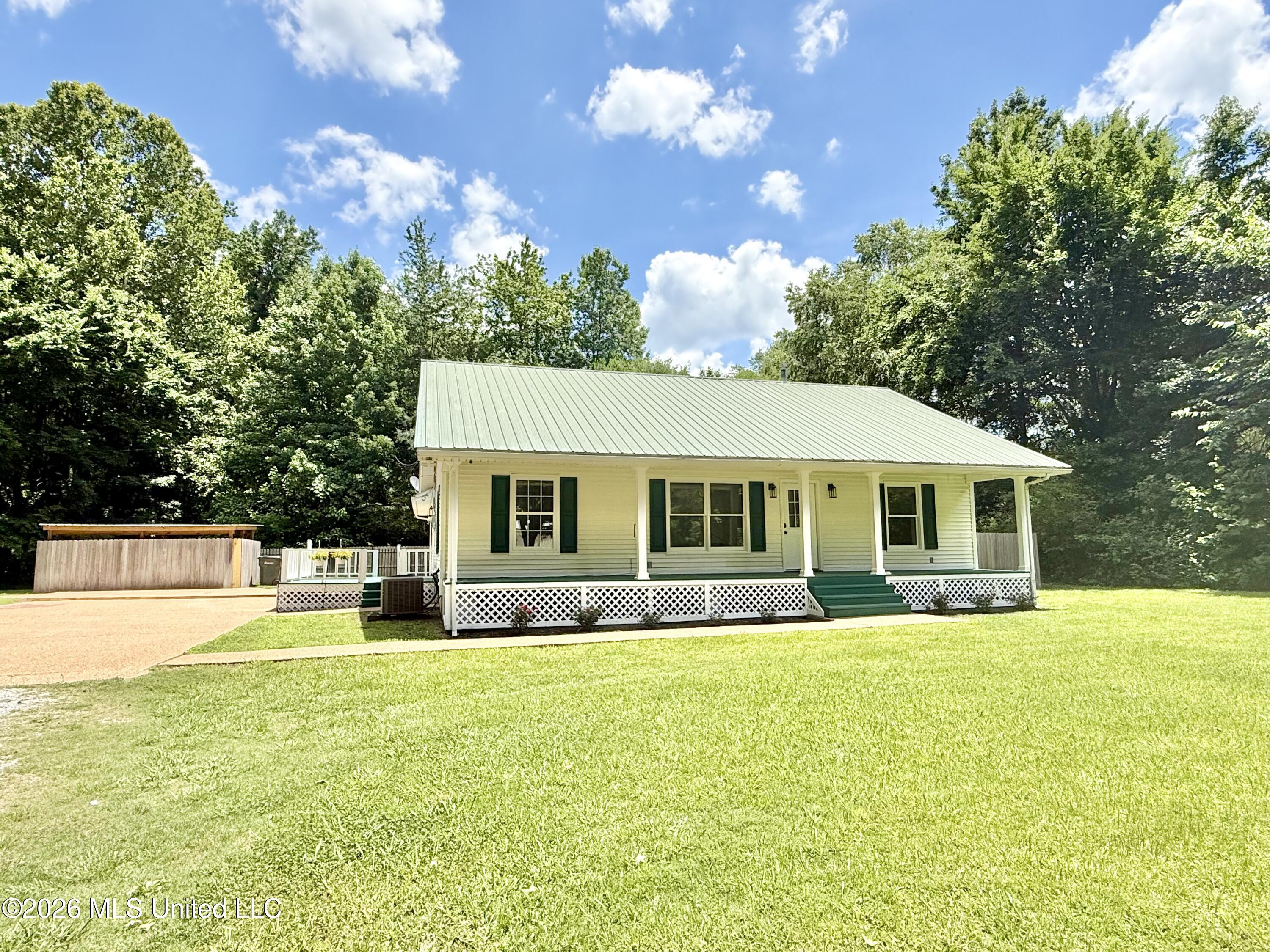1690 W Ms-178 Property Photo 2