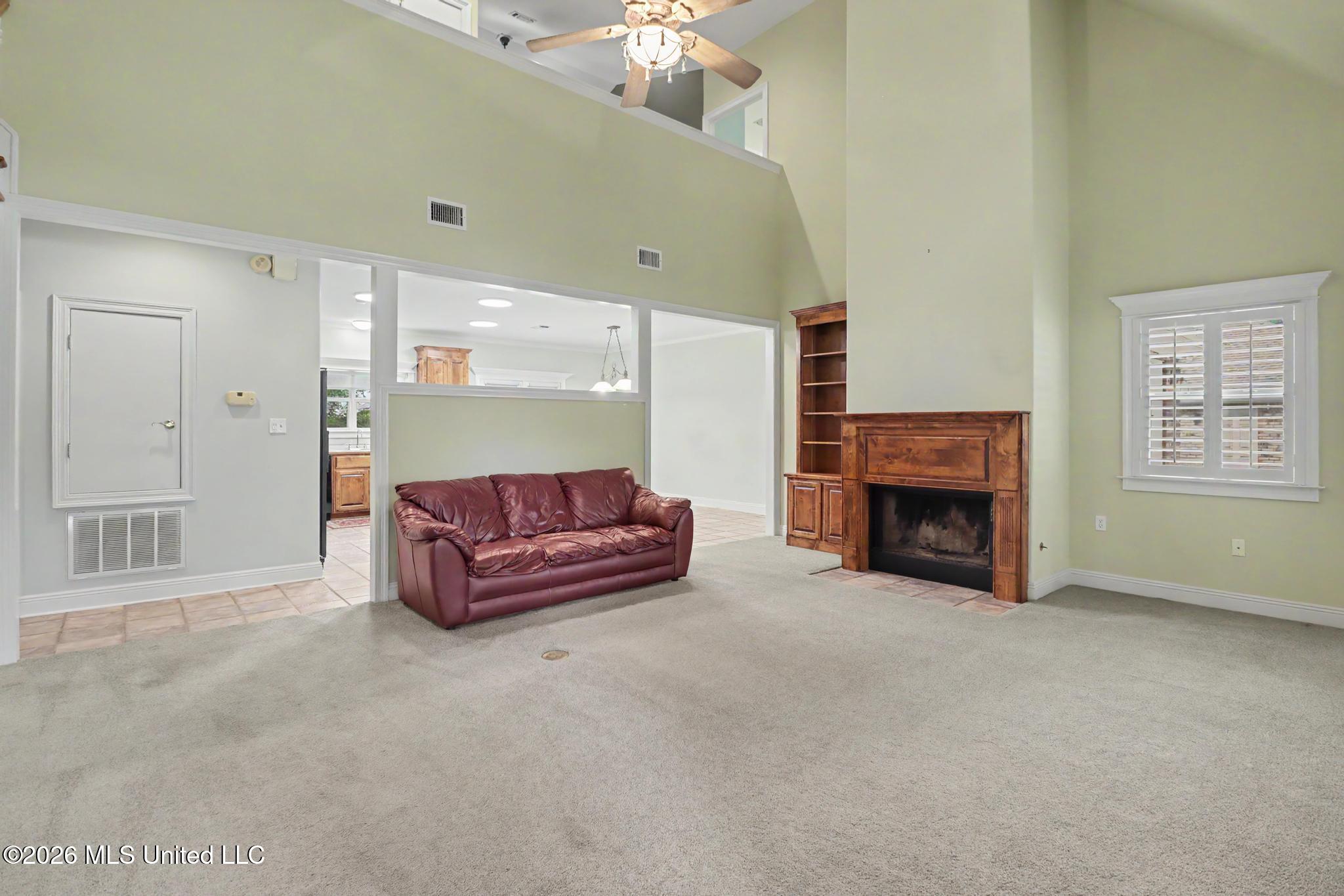 422 Cachemont Cove Property Photo 2