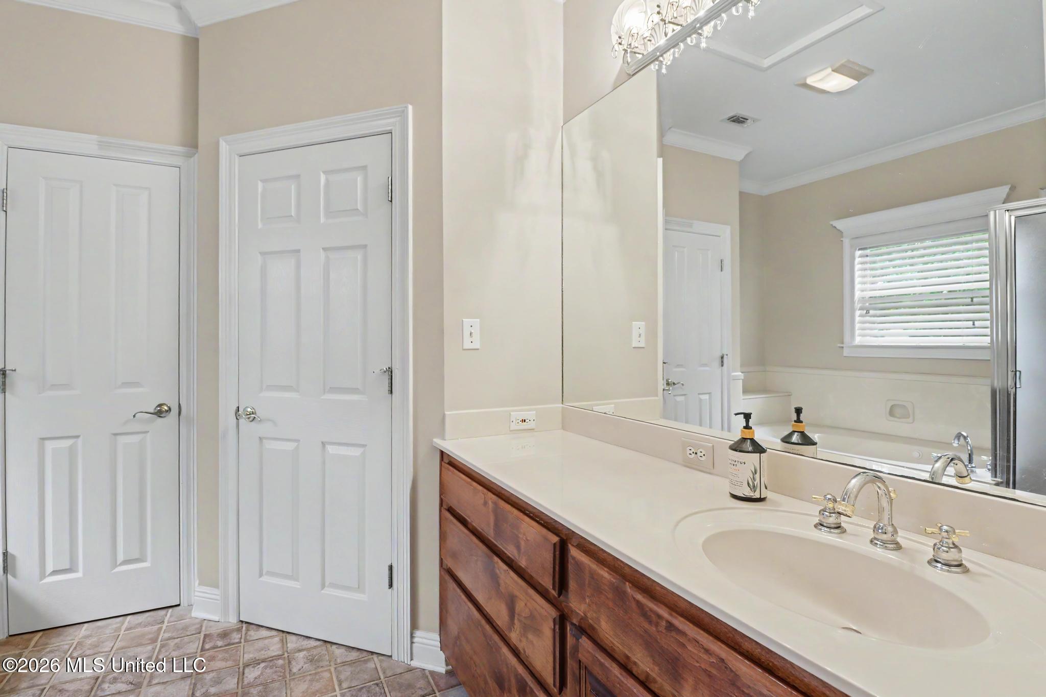 422 Cachemont Cove Property Photo 8