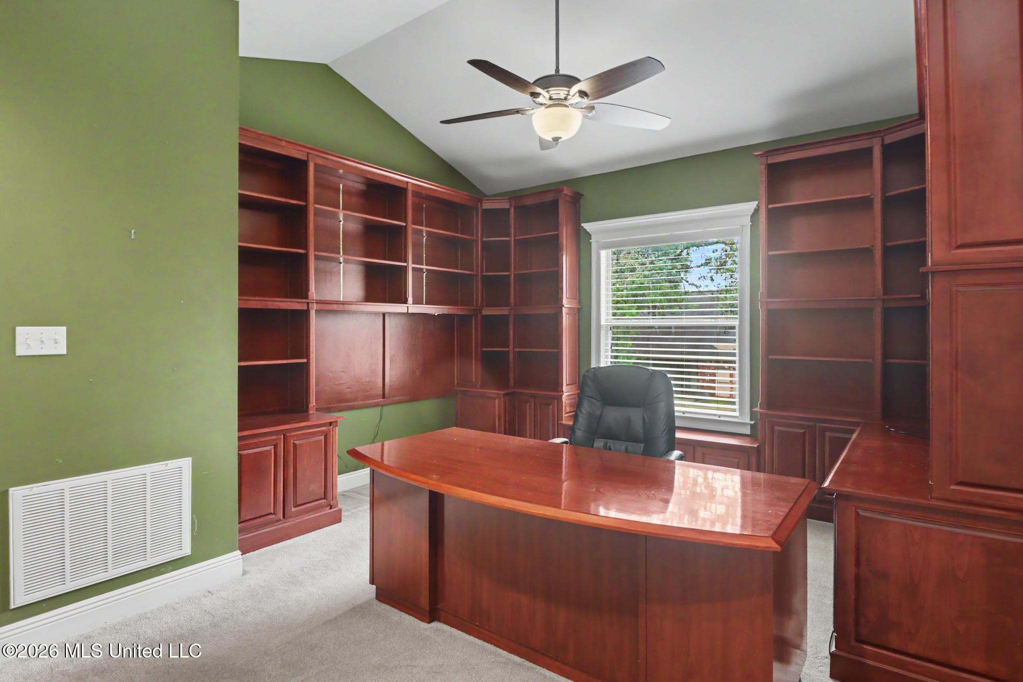 422 Cachemont Cove Property Photo 12