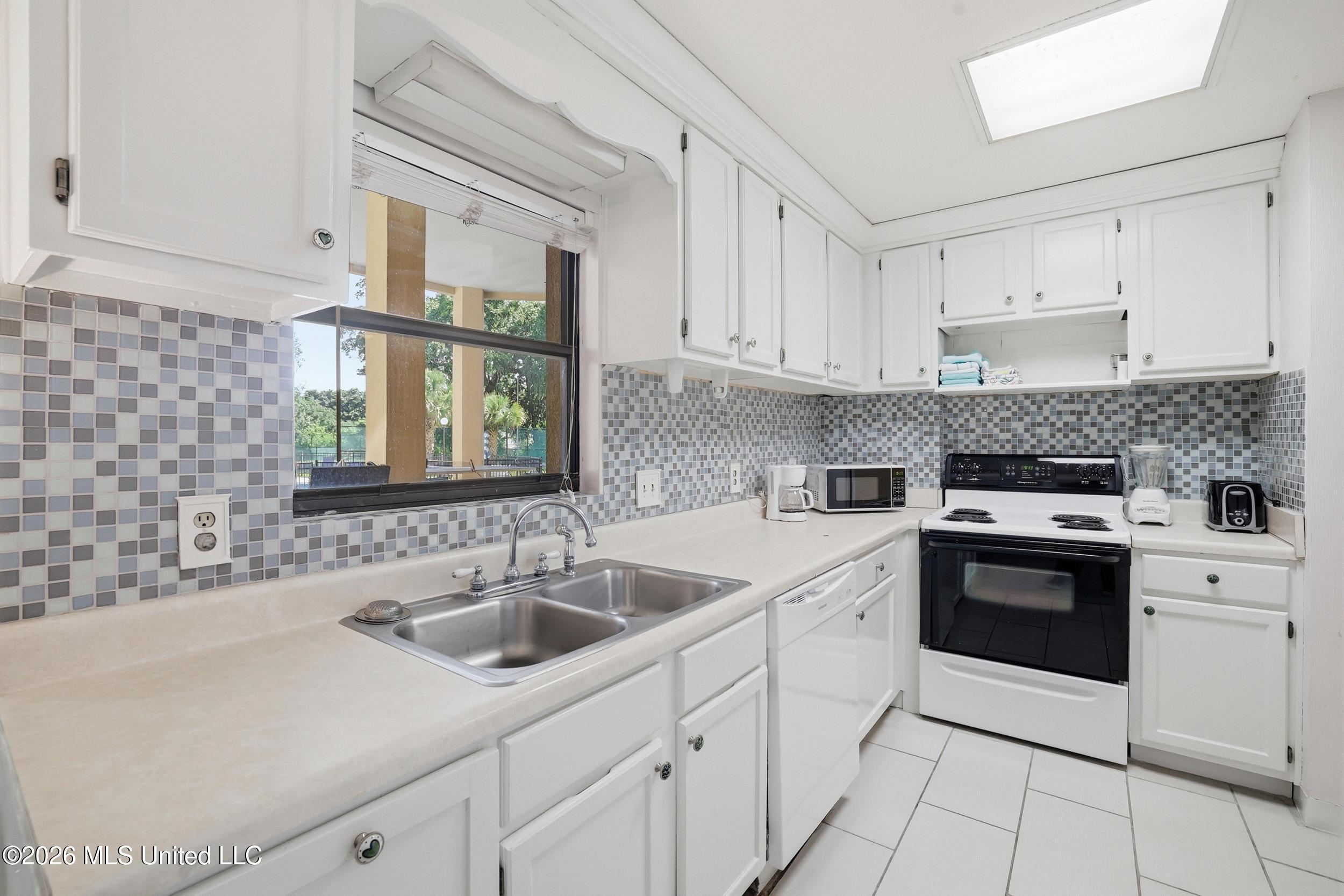 1130 Beach Boulevard Property Photo 12