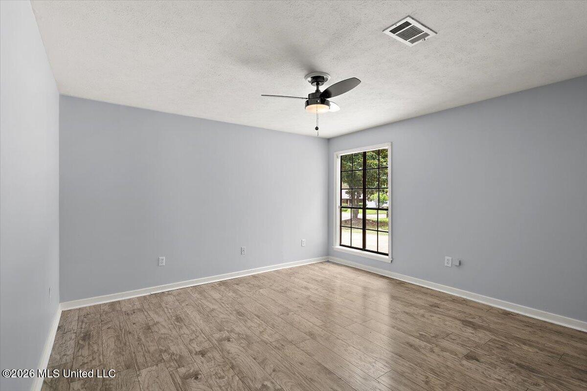 5209 Sycamore Drive Property Photo 12