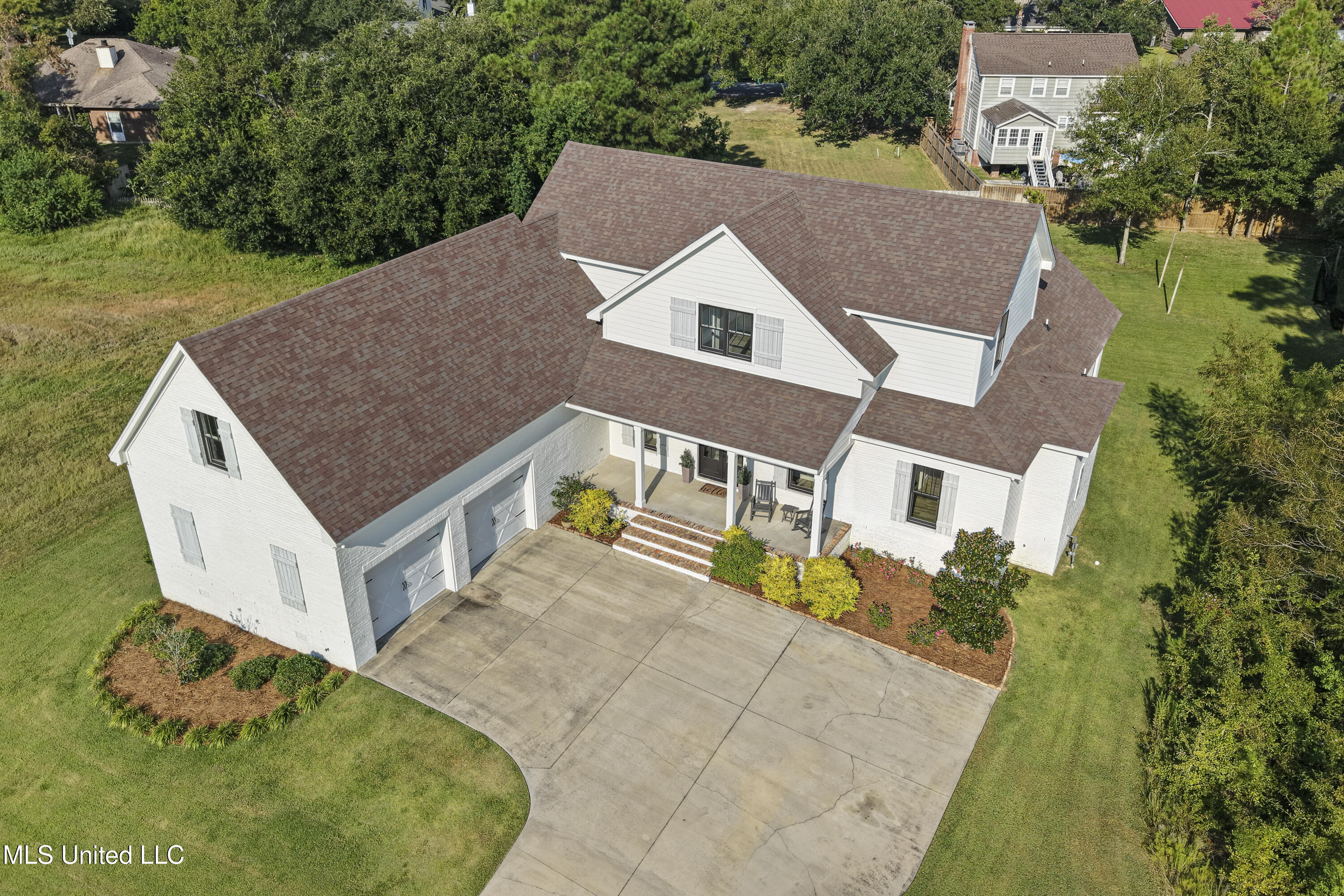 407 Goose Pointe Boulevard Property Photo 4