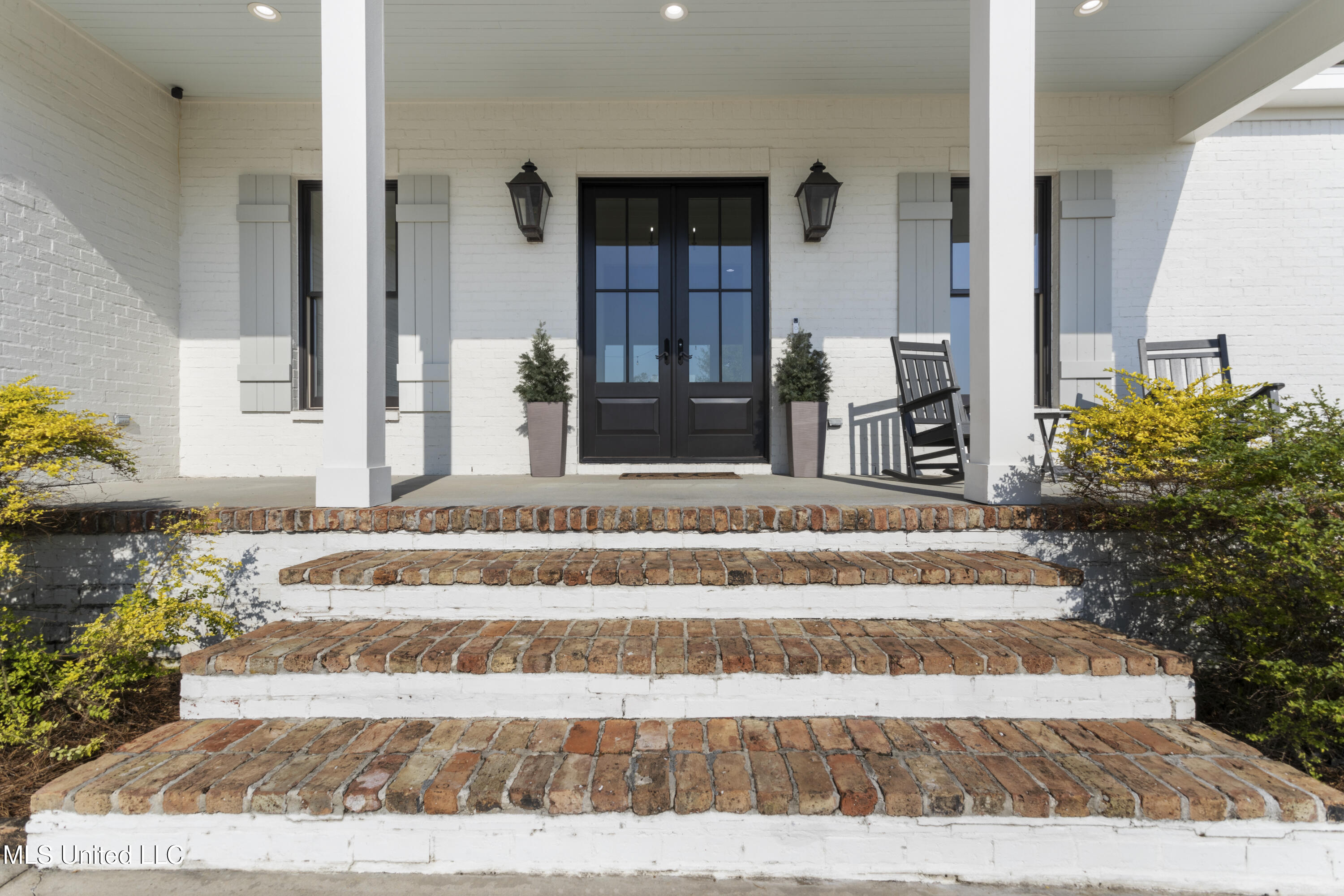407 Goose Pointe Boulevard Property Photo 7