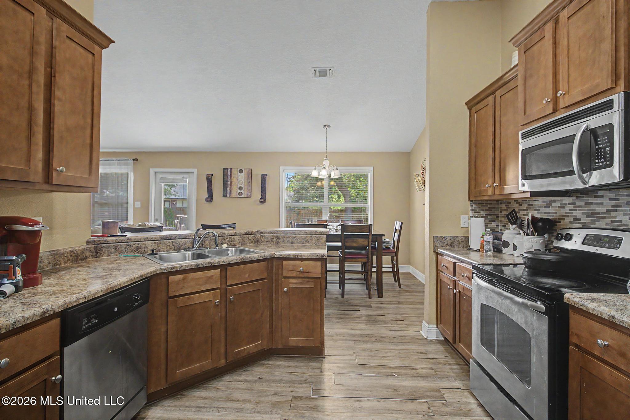 117 Brackish Place Property Photo 8