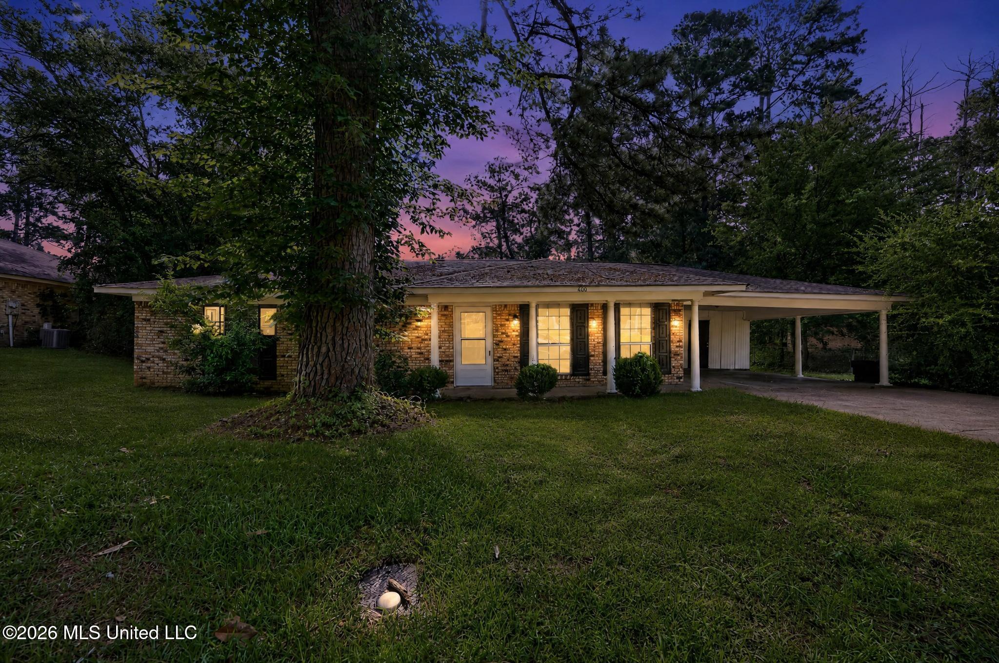 206 Valley Ridge Drive Property Photo 1