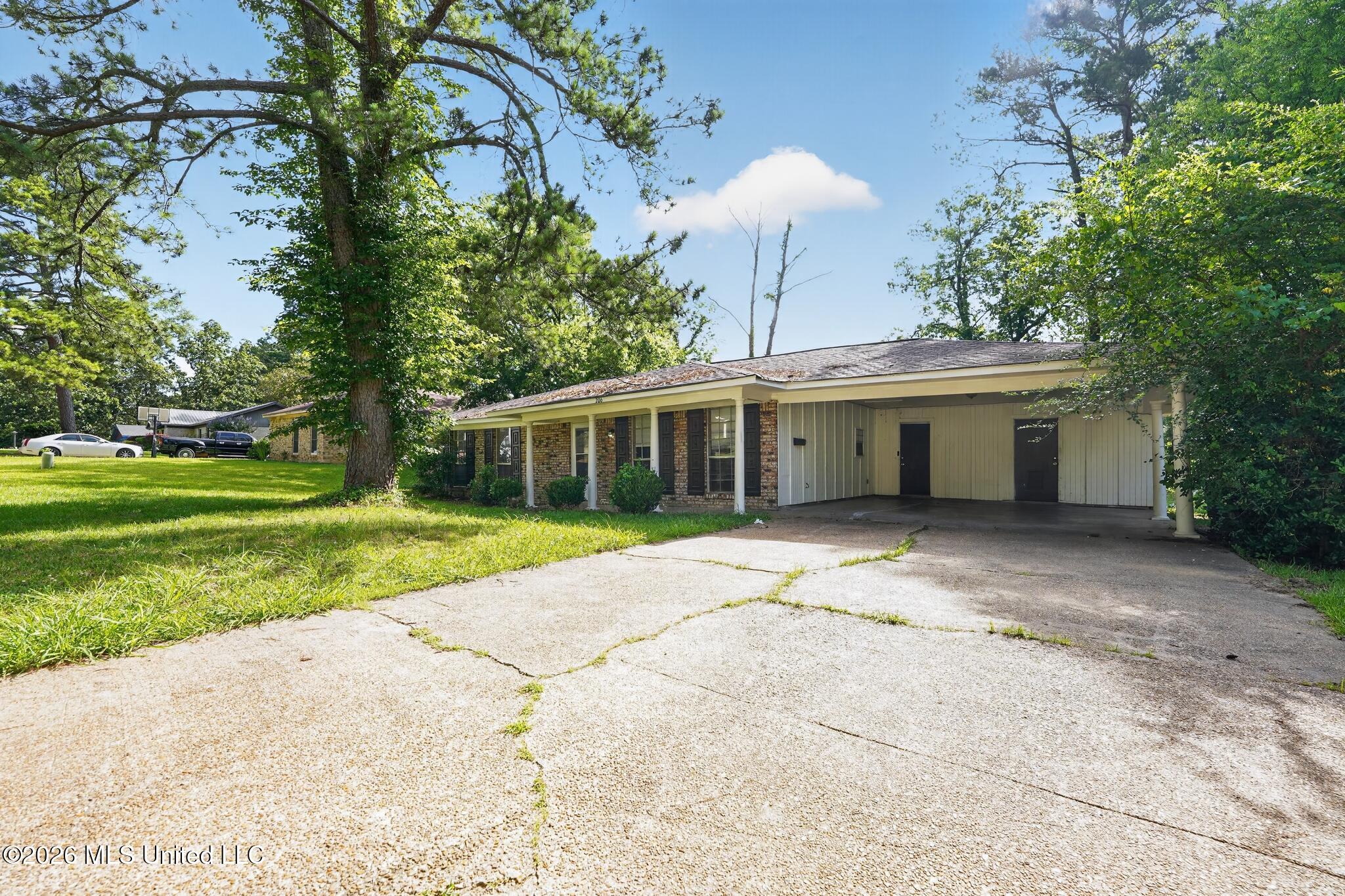 206 Valley Ridge Drive Property Photo 4