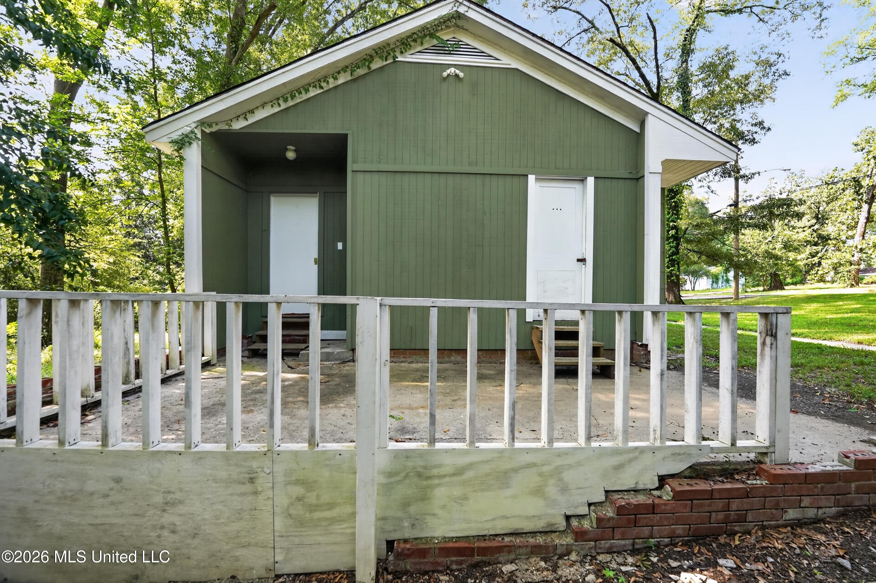 4644 Normandy Drive Property Photo 4
