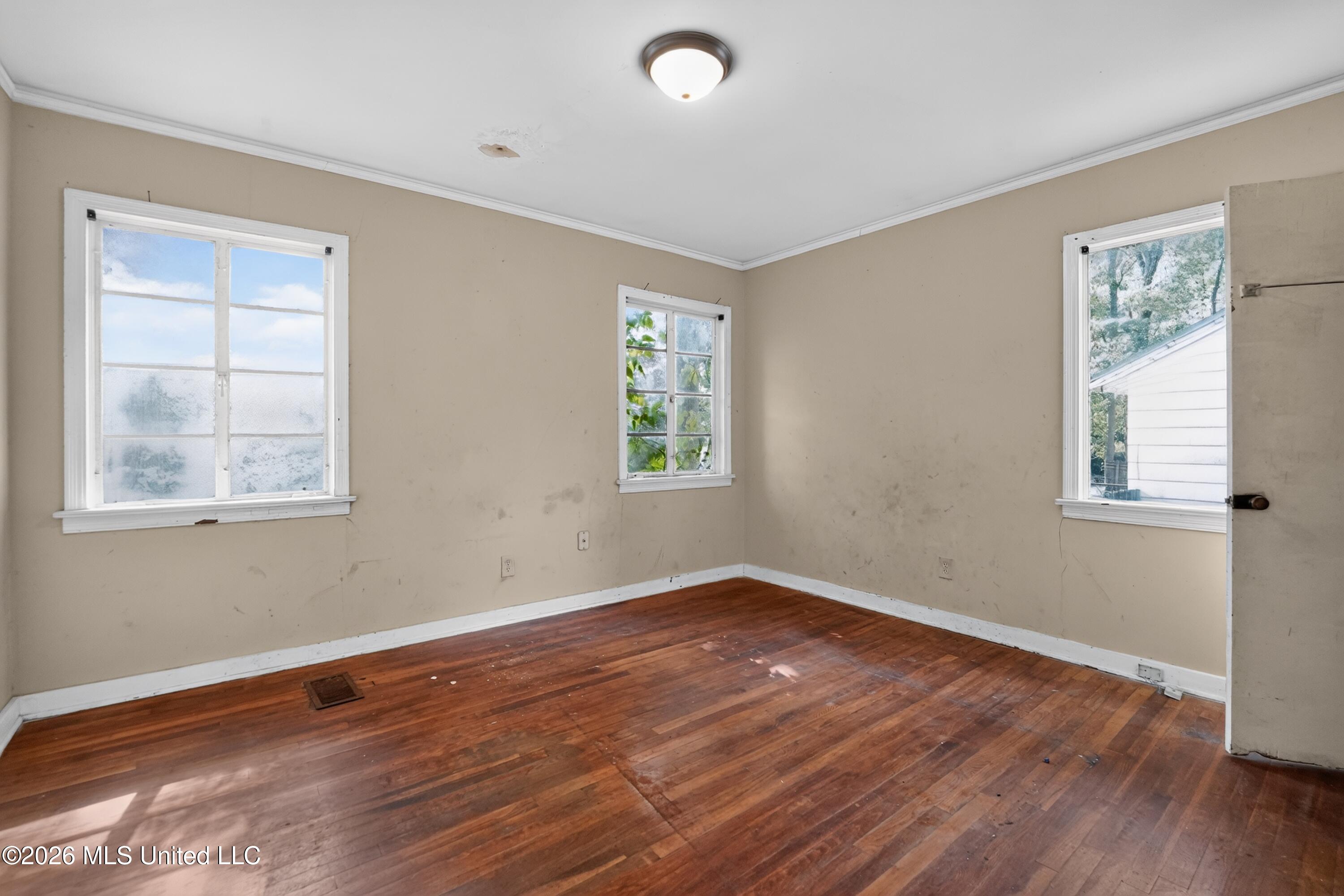 4644 Normandy Drive Property Photo 12